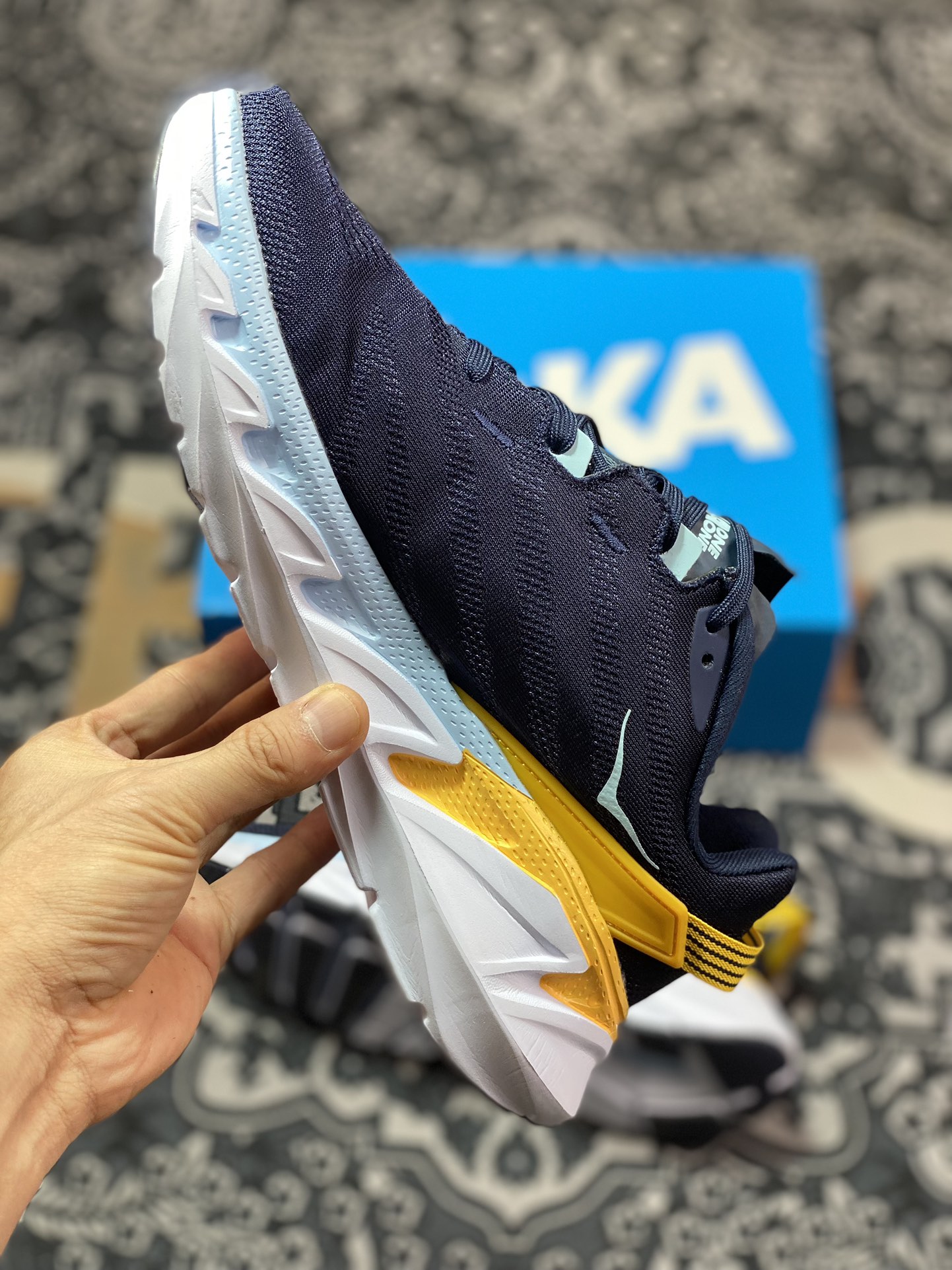 210 Hoka One One Eleven 2 低帮厚底轻量户外运动鞋