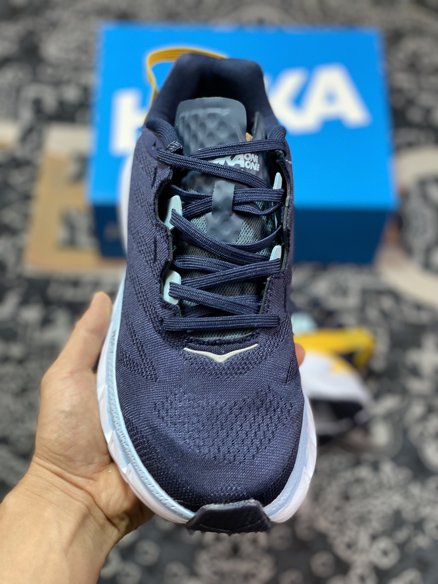 210 Hoka One One Eleven 2 低帮厚底轻量户外运动鞋