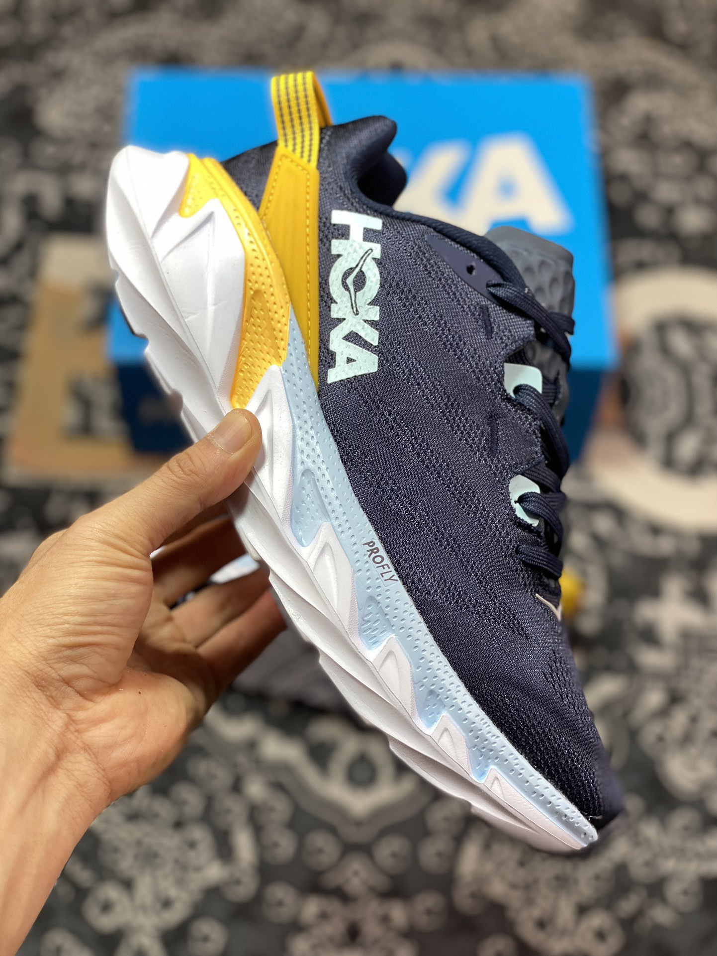 210 Hoka One One Eleven 2 低帮厚底轻量户外运动鞋