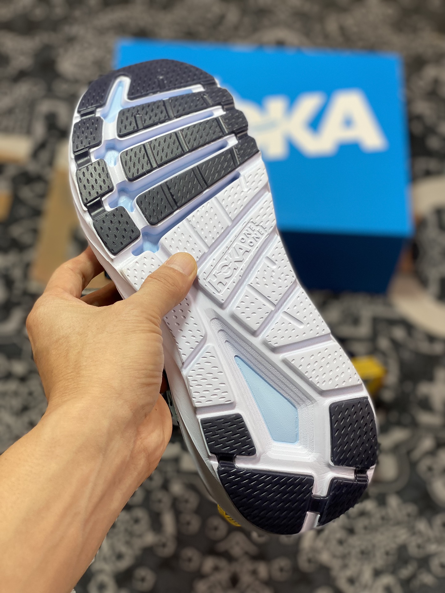 210 Hoka One One Eleven 2 低帮厚底轻量户外运动鞋