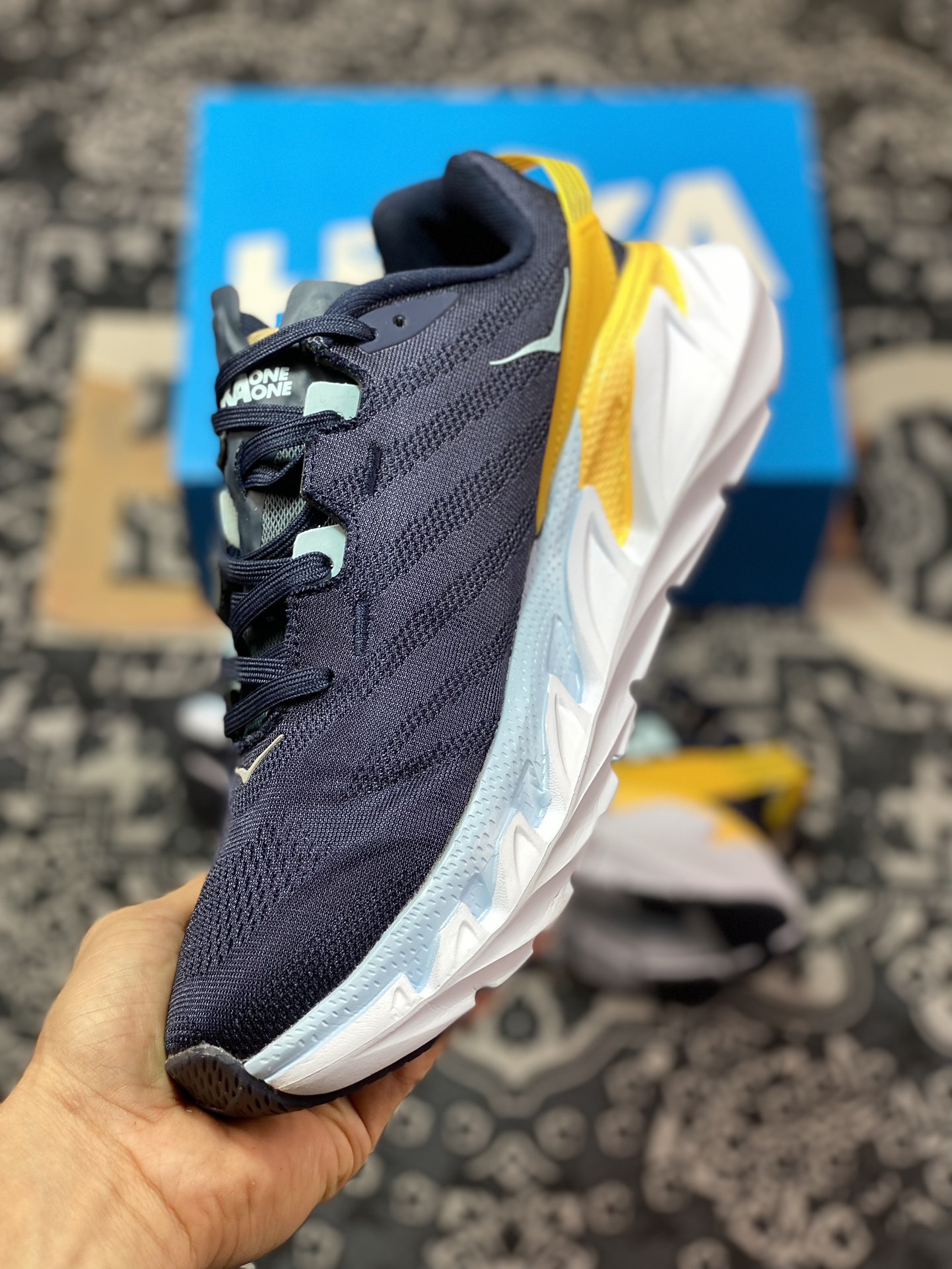 210 Hoka One One Eleven 2 低帮厚底轻量户外运动鞋