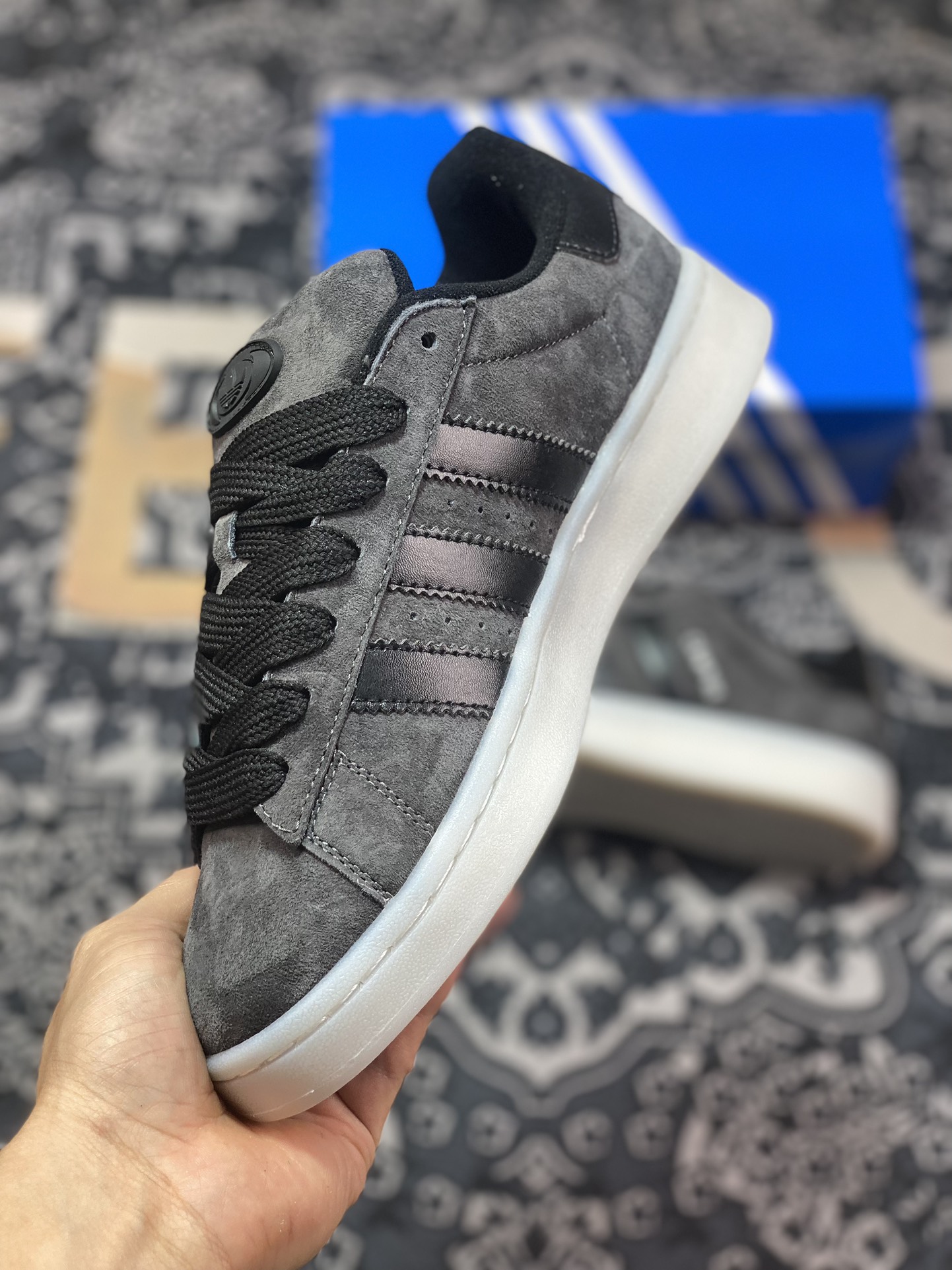 160 Adidas   Originals Campus 00s 学院系列面包风复古休闲运动板鞋 HQ8709