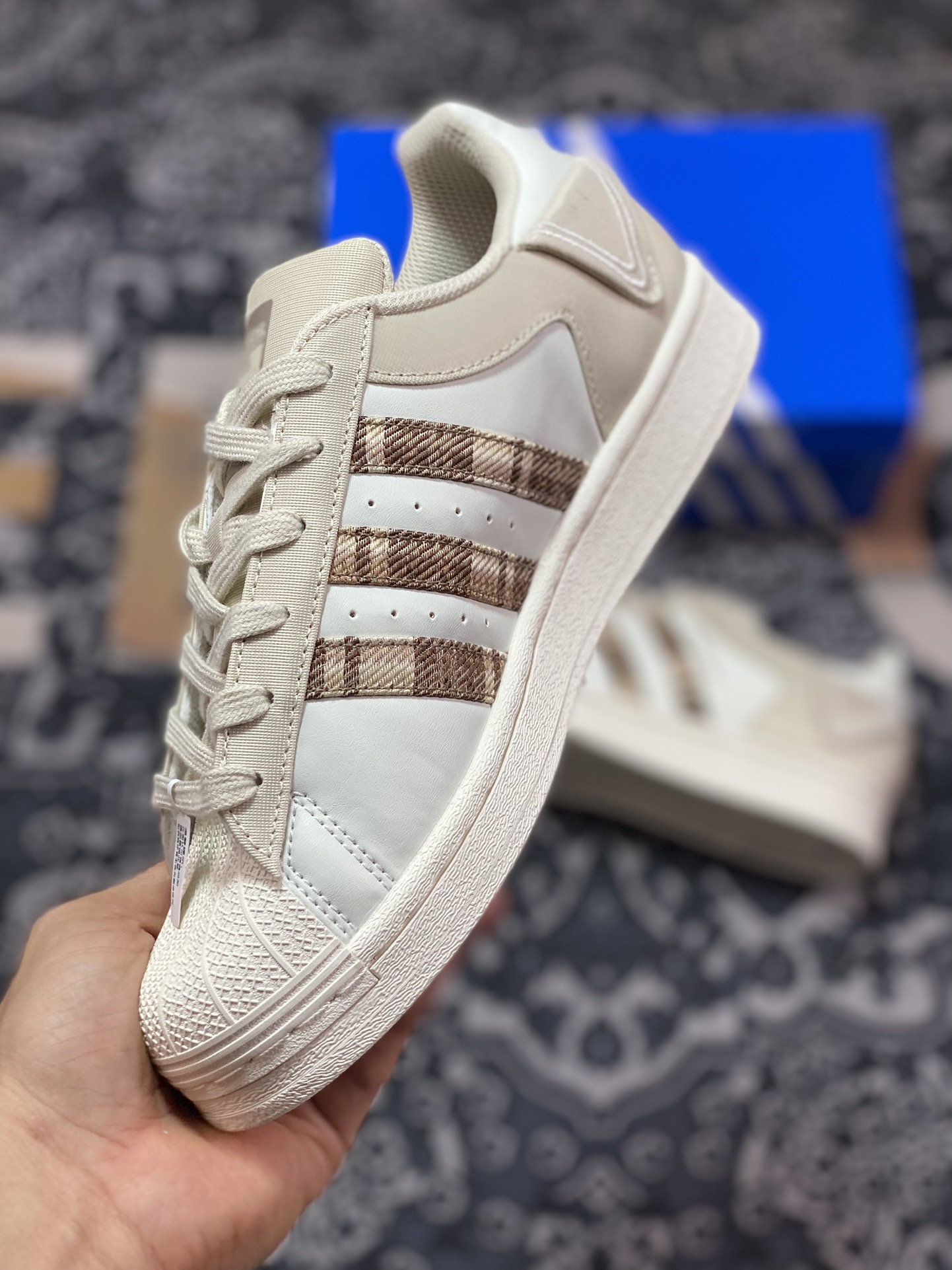 Adidas Originals Superstar Classic Shell Toe Series Low-Top Sneakers ”Off-White Khaki Brown Plaid Shirt” IG3004