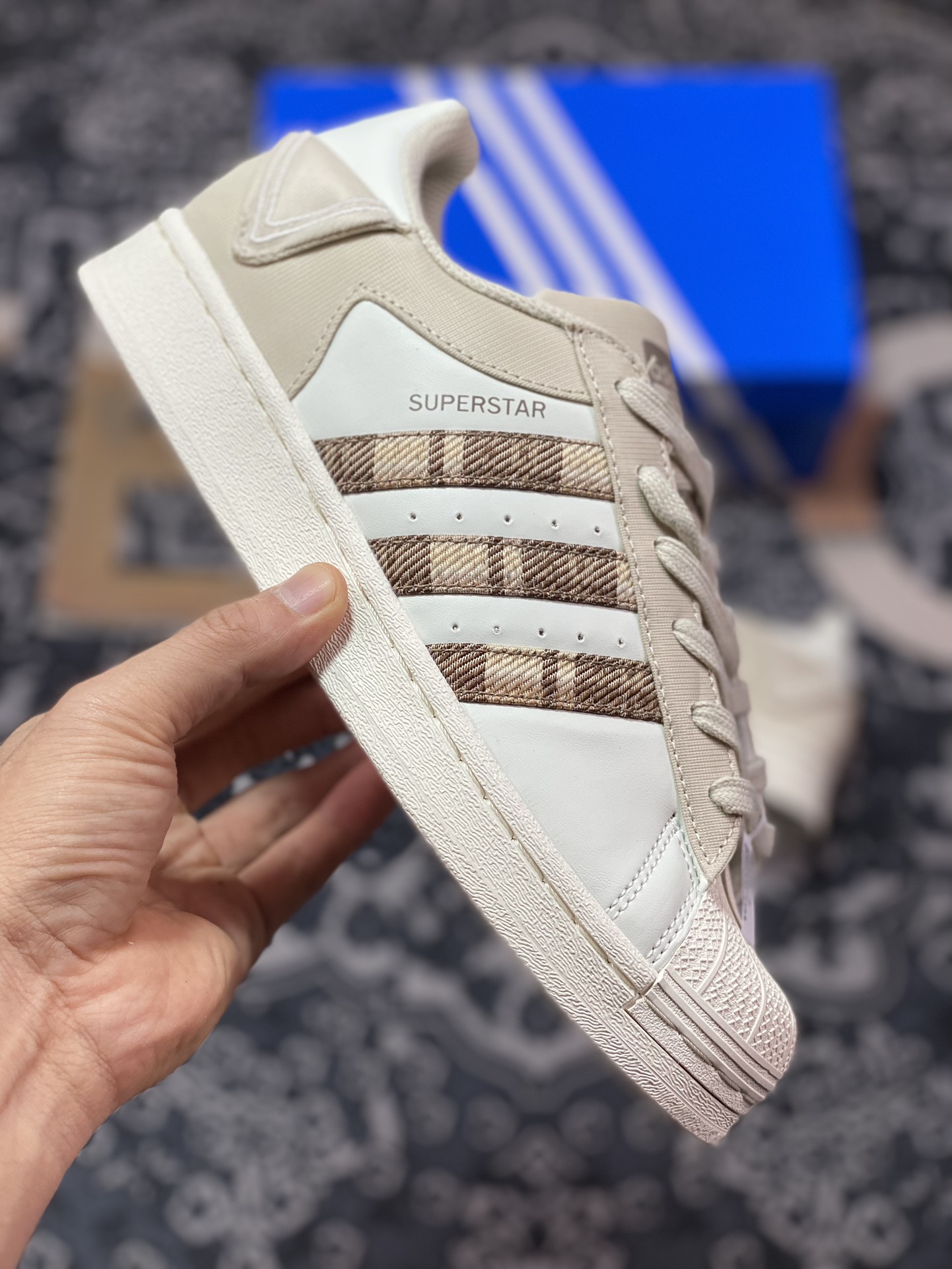 Adidas Originals Superstar Classic Shell Toe Series Low-Top Sneakers ”Off-White Khaki Brown Plaid Shirt” IG3004