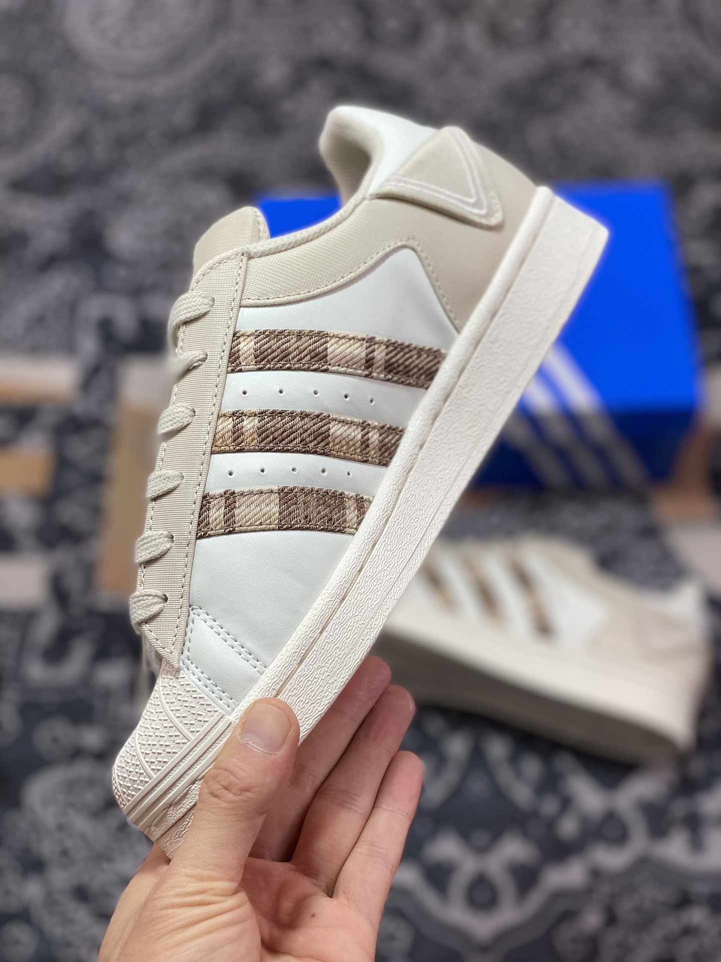 Adidas Originals Superstar Classic Shell Toe Series Low-Top Sneakers ”Off-White Khaki Brown Plaid Shirt” IG3004