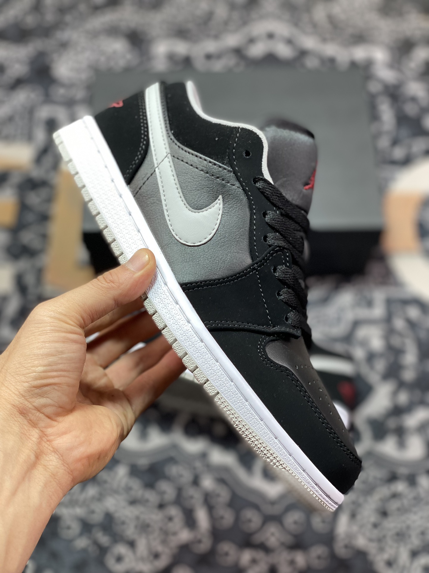 200 Air Jordan 1 Low 黑灰白 553558-032