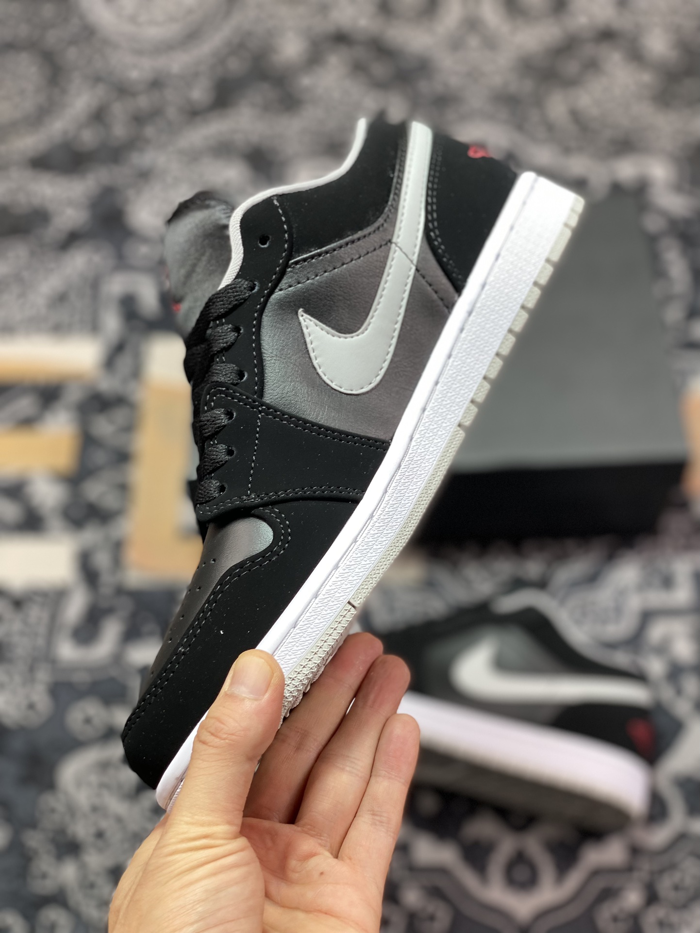 200 Air Jordan 1 Low 黑灰白 553558-032