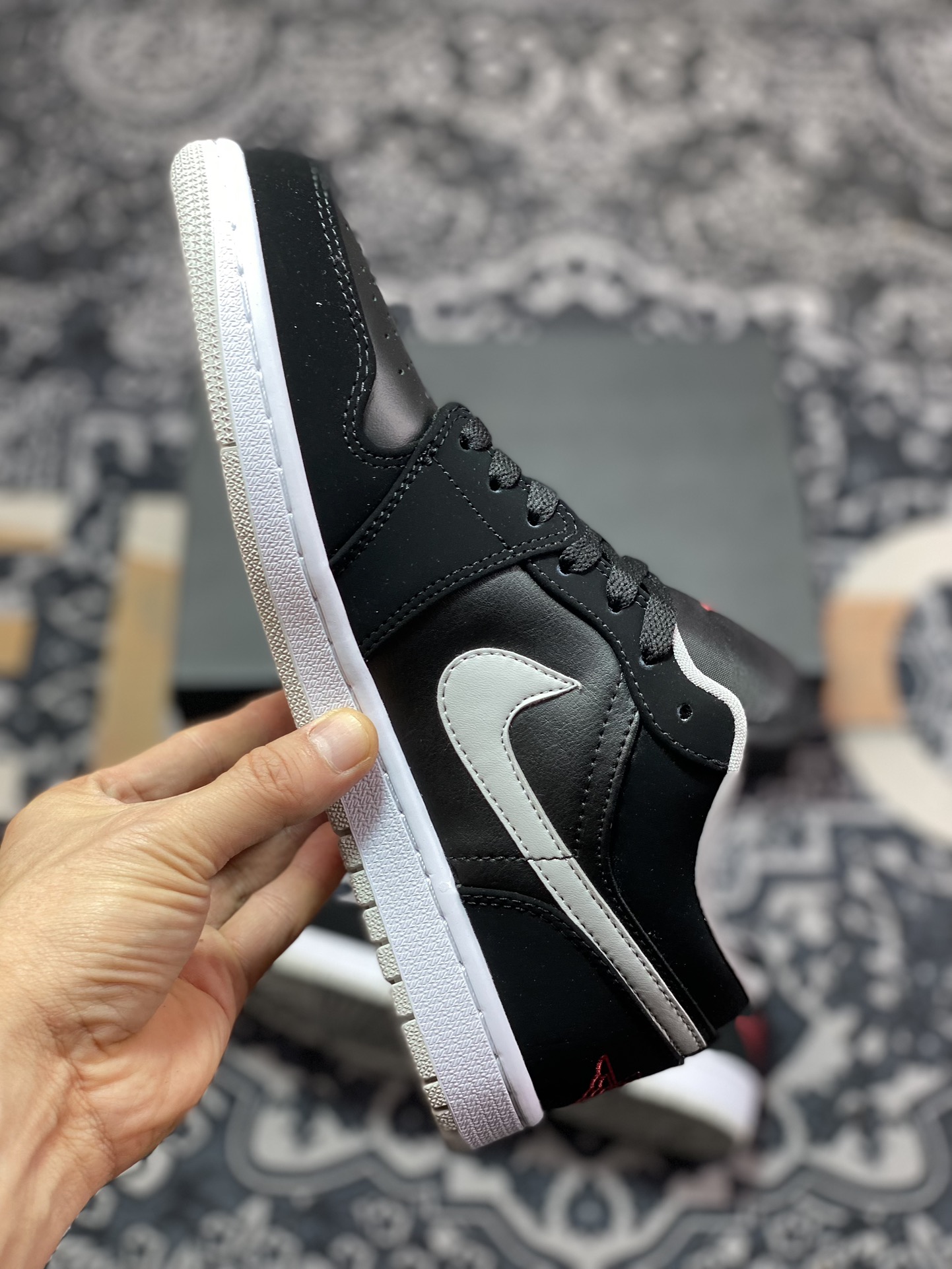 200 Air Jordan 1 Low 黑灰白 553558-032