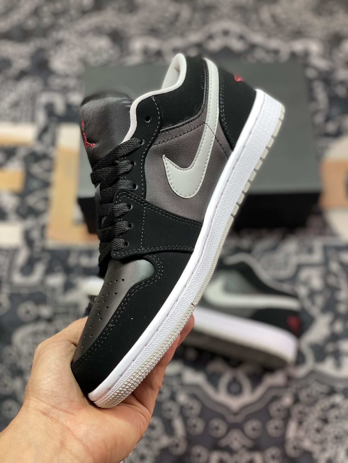 200 Air Jordan 1 Low 黑灰白 553558-032