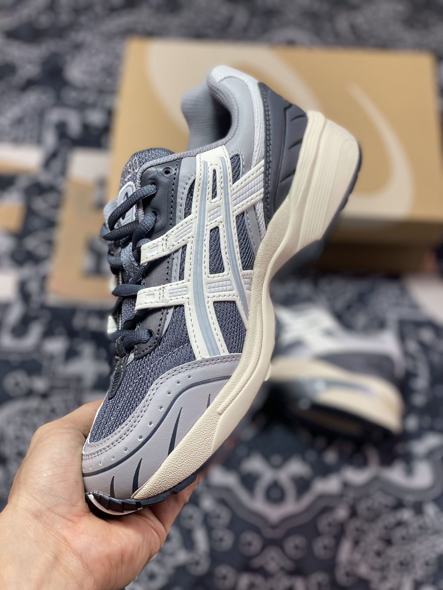 180 亚瑟士ASICS Tiger GEL-1090系列 采