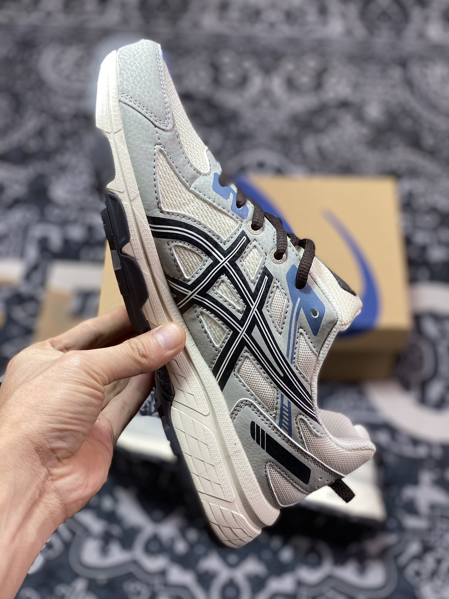 180 亚瑟士ASICS Gel-Venture 6 系列城市休闲运动跑步鞋时尚复古老爹鞋