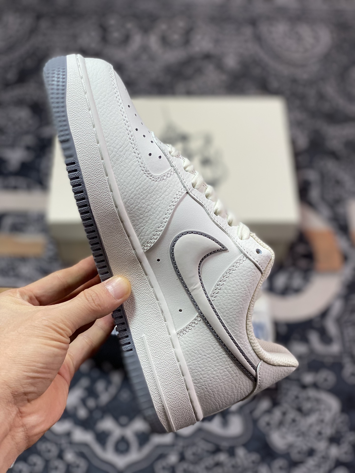 220 Nk Air Force 1'07 Low 高达主题 经典白灰空军一号低帮休闲板鞋 GA1512-885