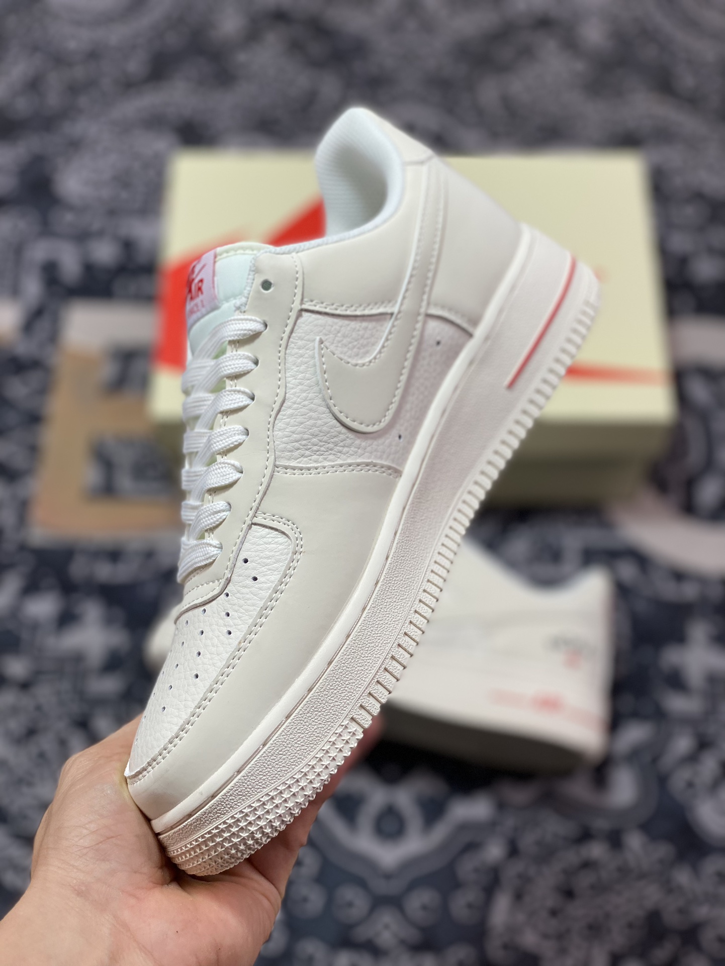 240 Air Force 1 '07 Low 红十字会米白 NY770711