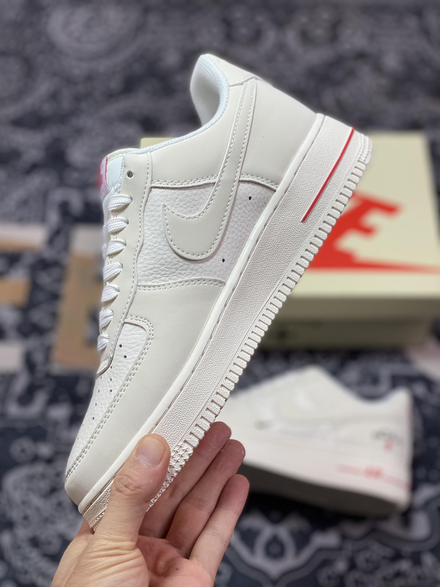 240 Air Force 1 '07 Low 红十字会米白 NY770711