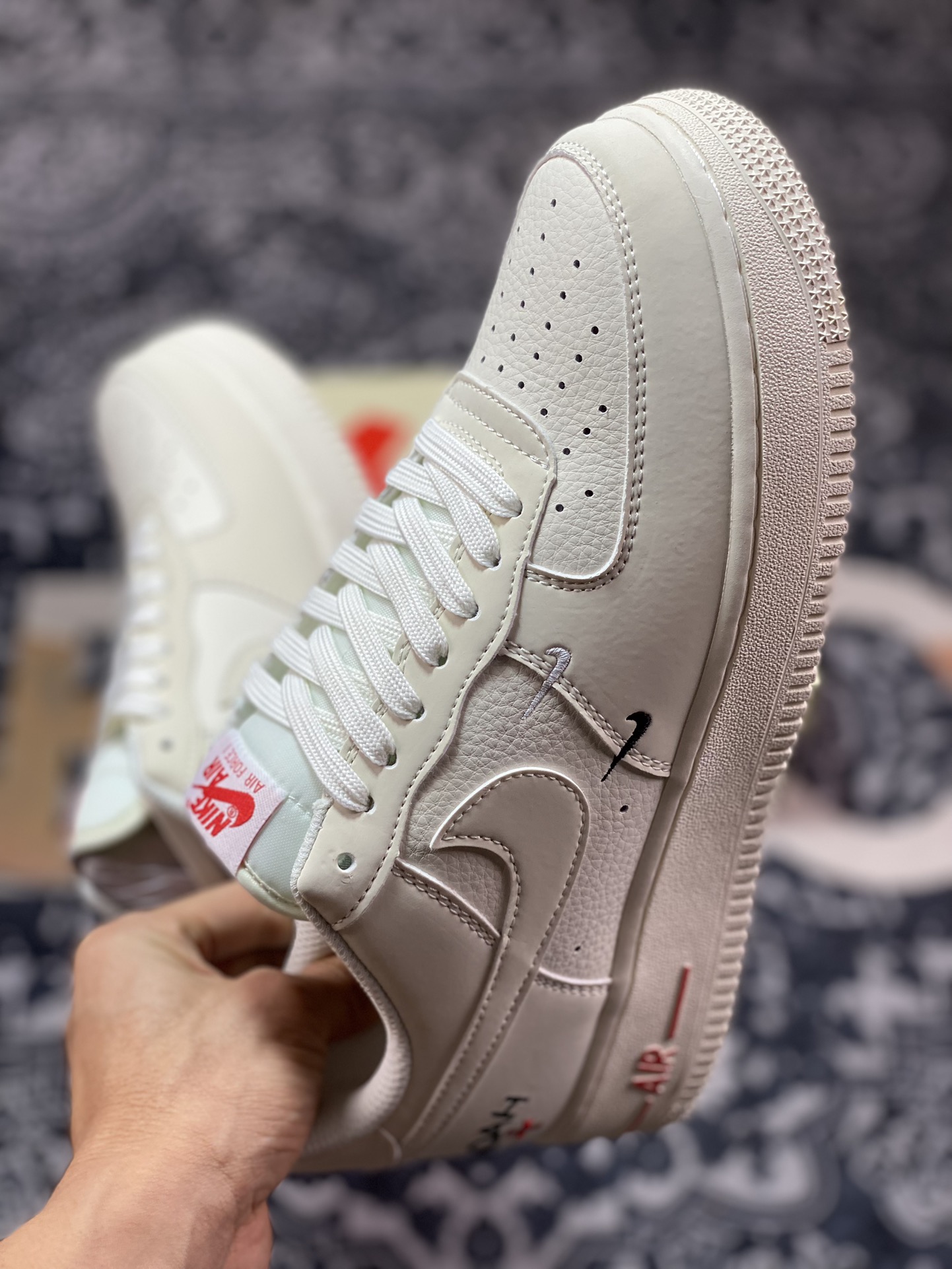 240 Air Force 1 '07 Low 红十字会米白 NY770711