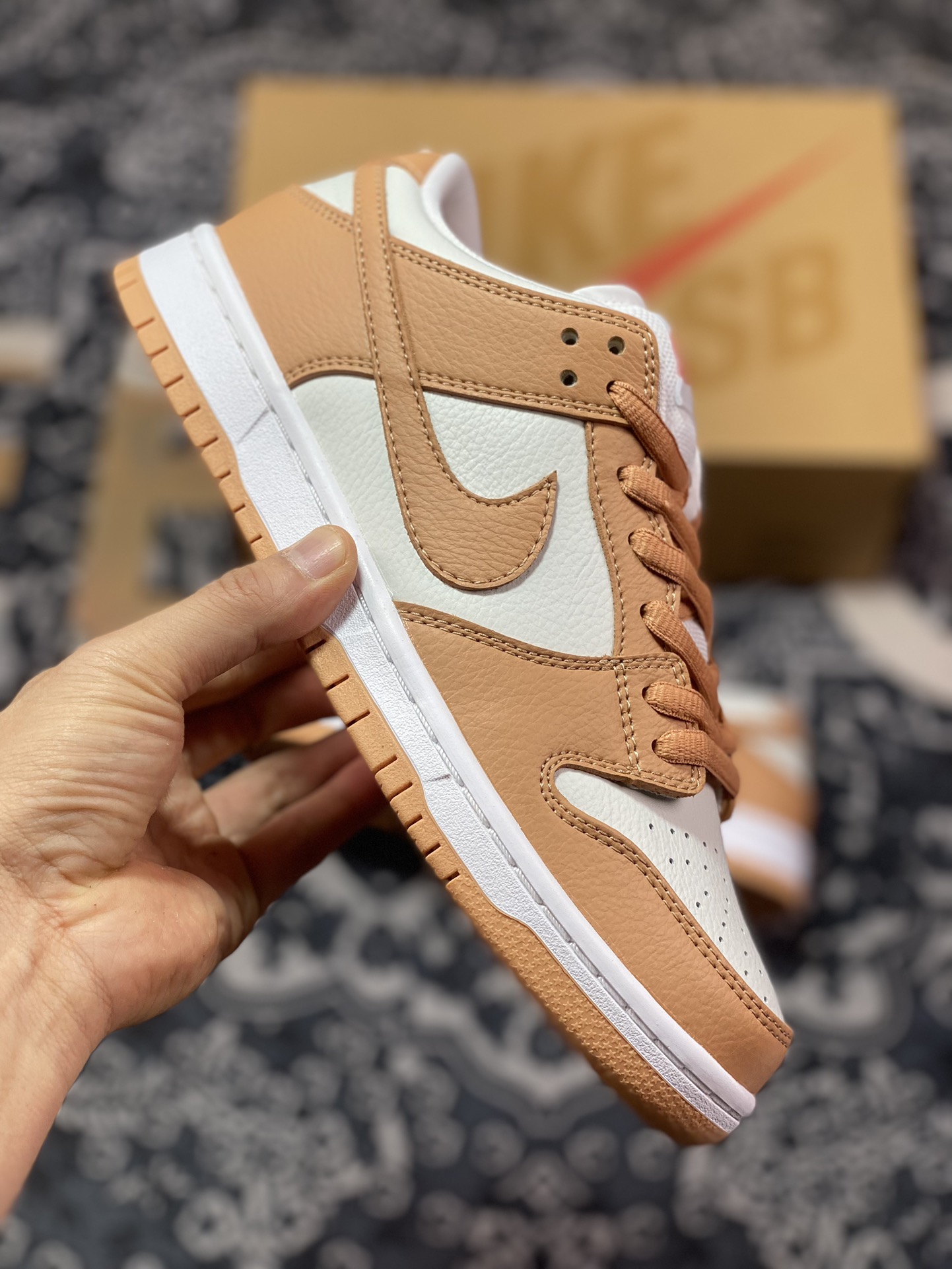 220 Nike  Dunk SB Low SB "Light Cognac" 白藕色 低帮休闲运动板鞋 DM8998-200