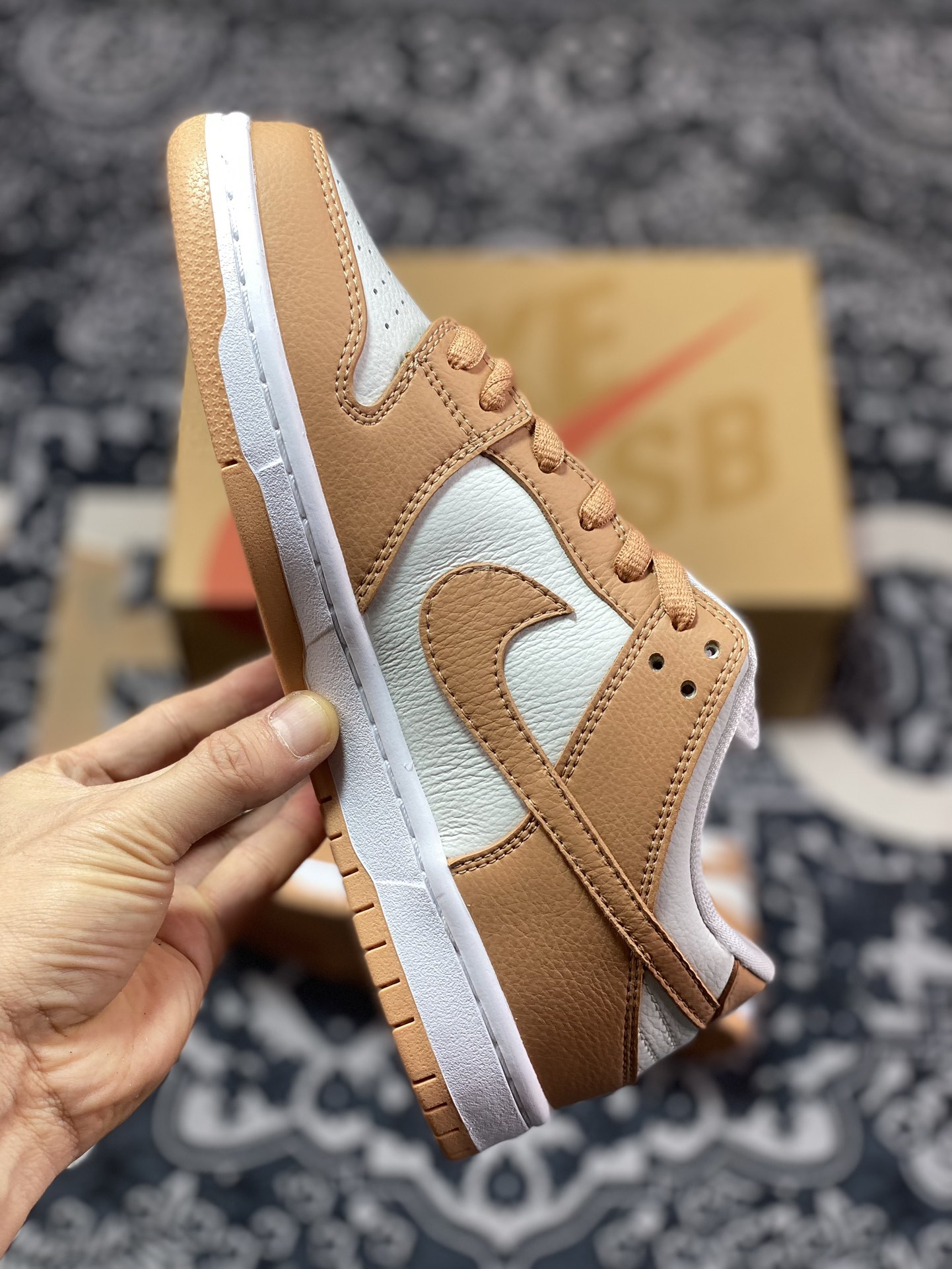 220 Nike  Dunk SB Low SB "Light Cognac" 白藕色 低帮休闲运动板鞋 DM8998-200