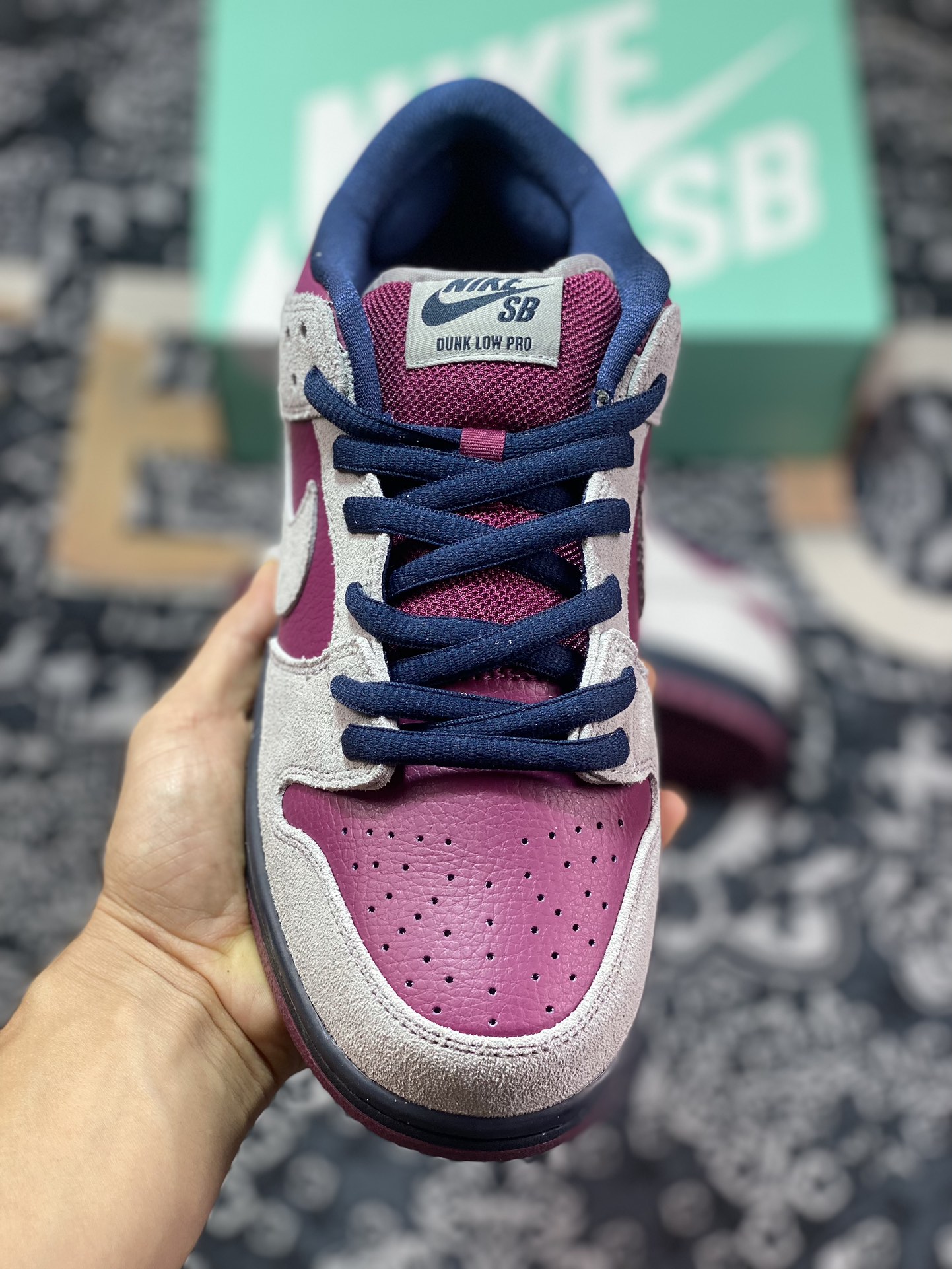 220 Nike  Dunk SB Low Pro "True Berry" 灰酒红 低帮休闲运动板鞋 BQ6817-001