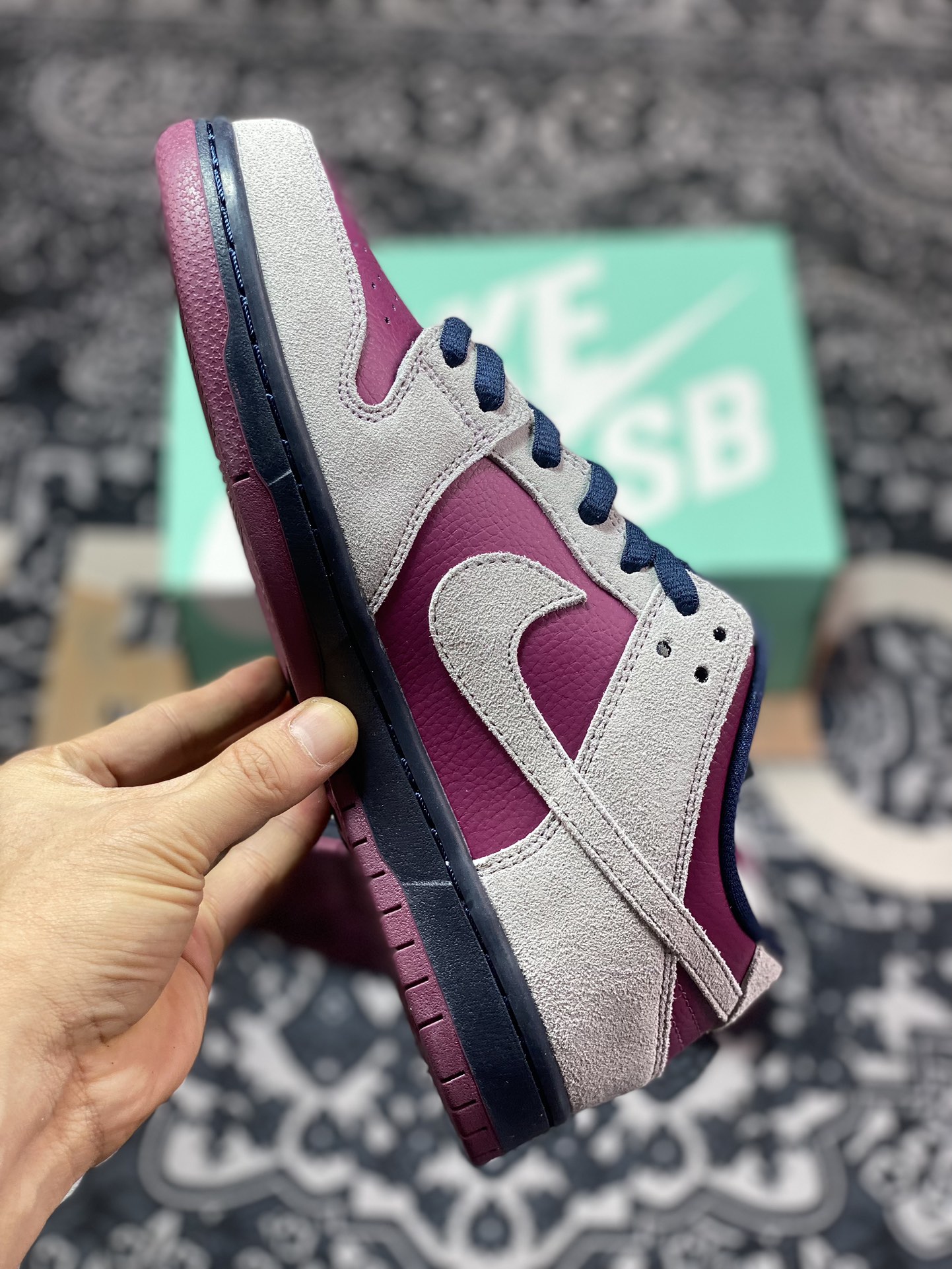 220 Nike  Dunk SB Low Pro "True Berry" 灰酒红 低帮休闲运动板鞋 BQ6817-001