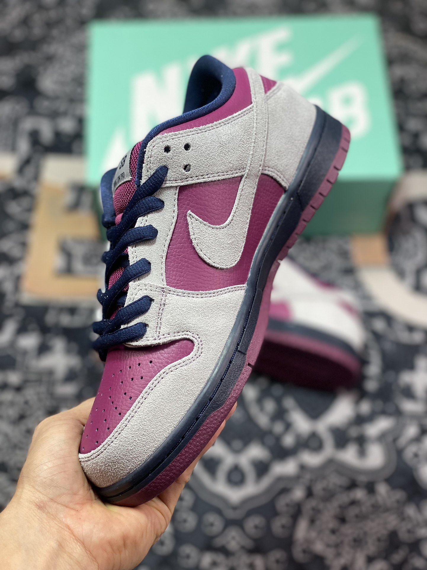 220 Nike  Dunk SB Low Pro "True Berry" 灰酒红 低帮休闲运动板鞋 BQ6817-001