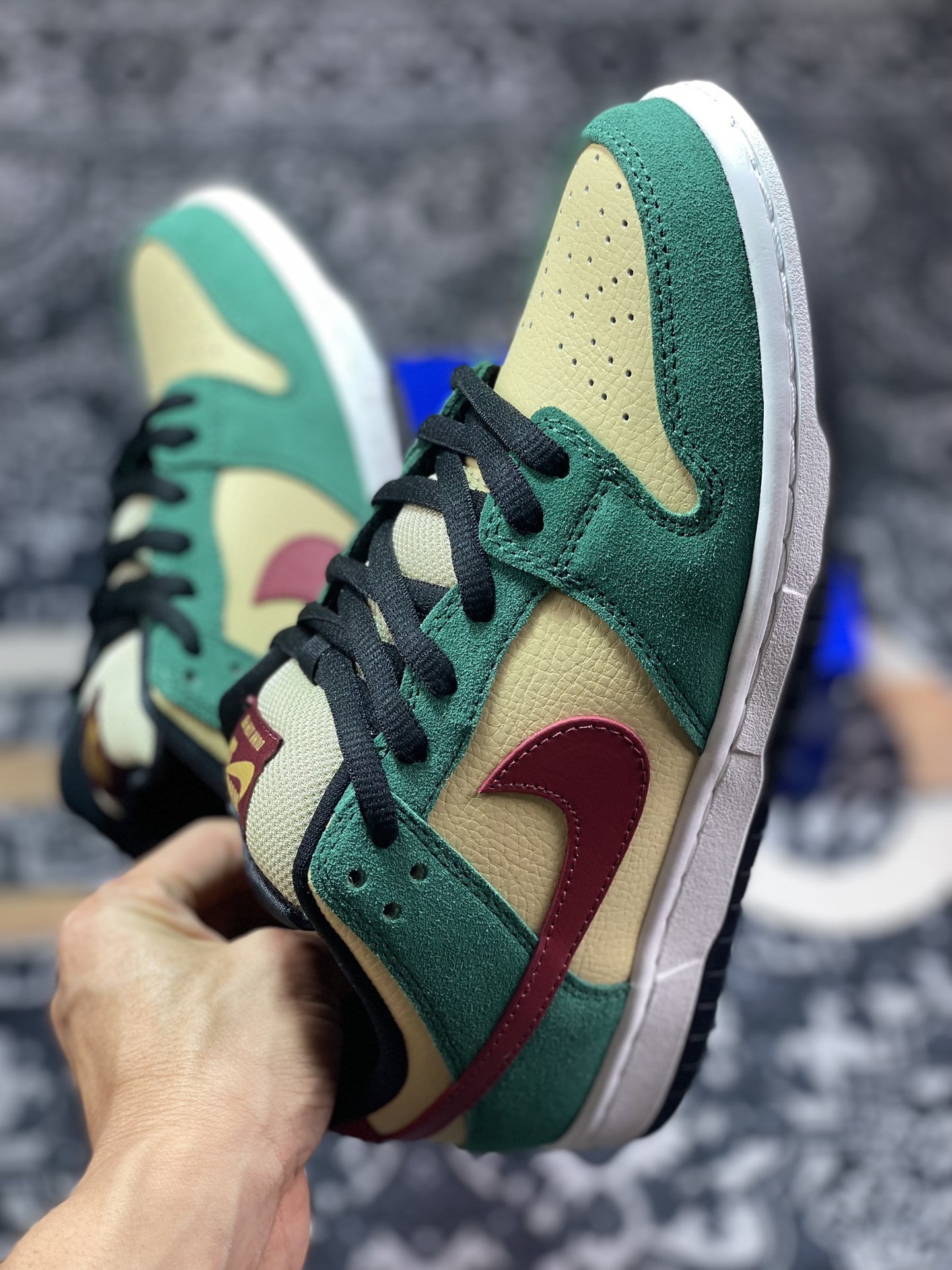 220  Nike  Dunk SB Low SB Vegas Gold 金绿红 低帮休闲运动板鞋 304292-700