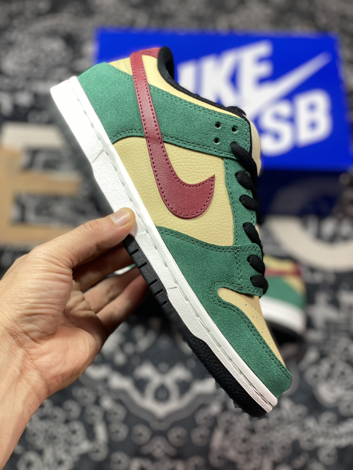 220  Nike  Dunk SB Low SB Vegas Gold 金绿红 低帮休闲运动板鞋 304292-700