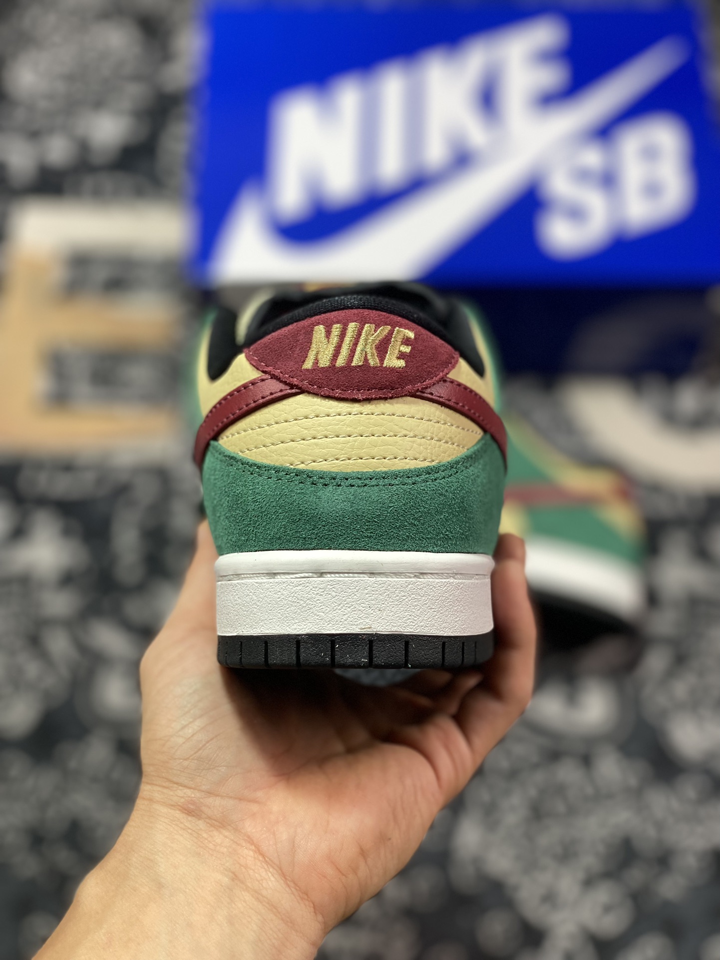 220  Nike  Dunk SB Low SB Vegas Gold 金绿红 低帮休闲运动板鞋 304292-700