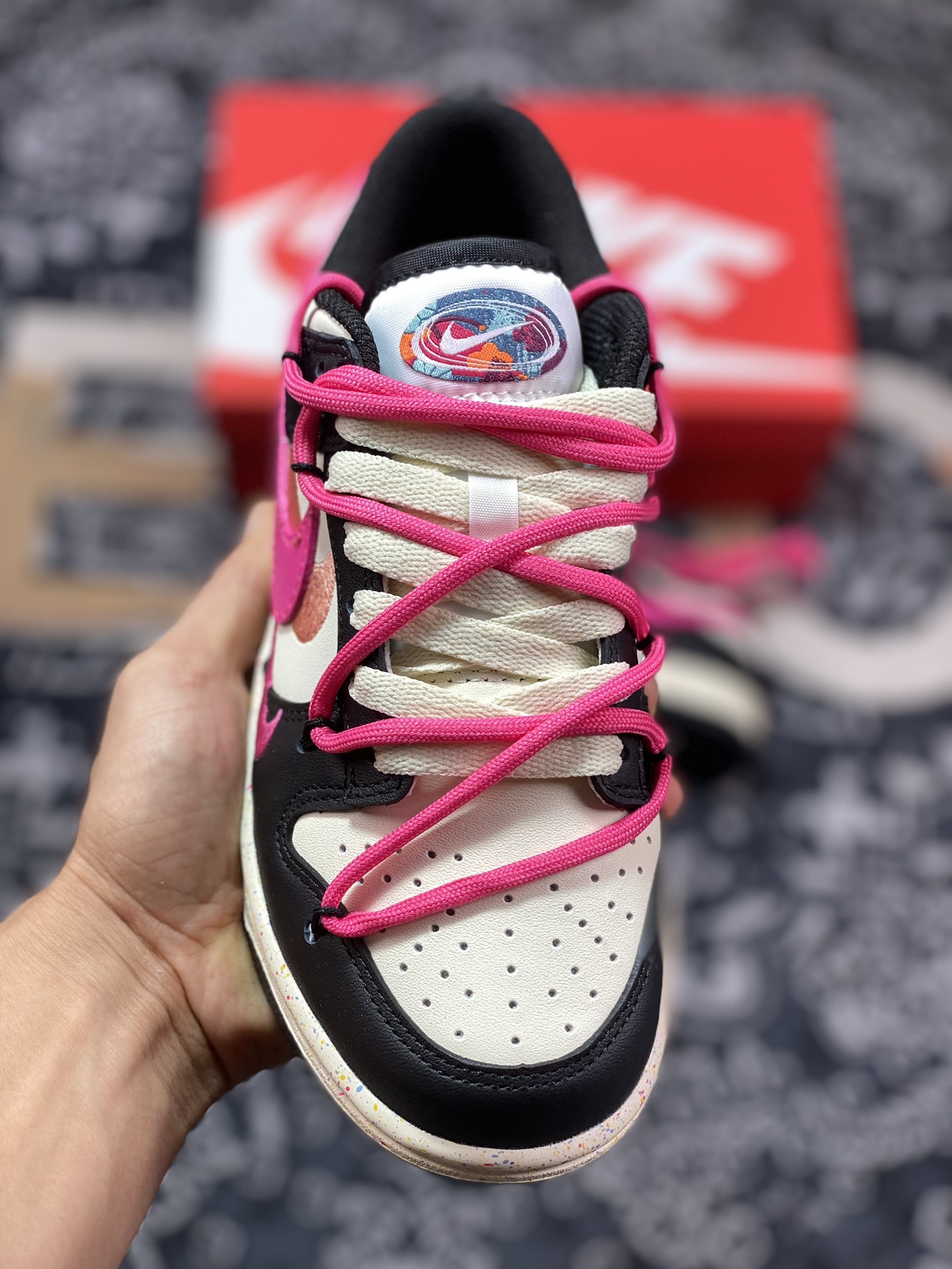 260 Nike  SB Dunk Low 解构活力三钩黑白粉 FD4623-131