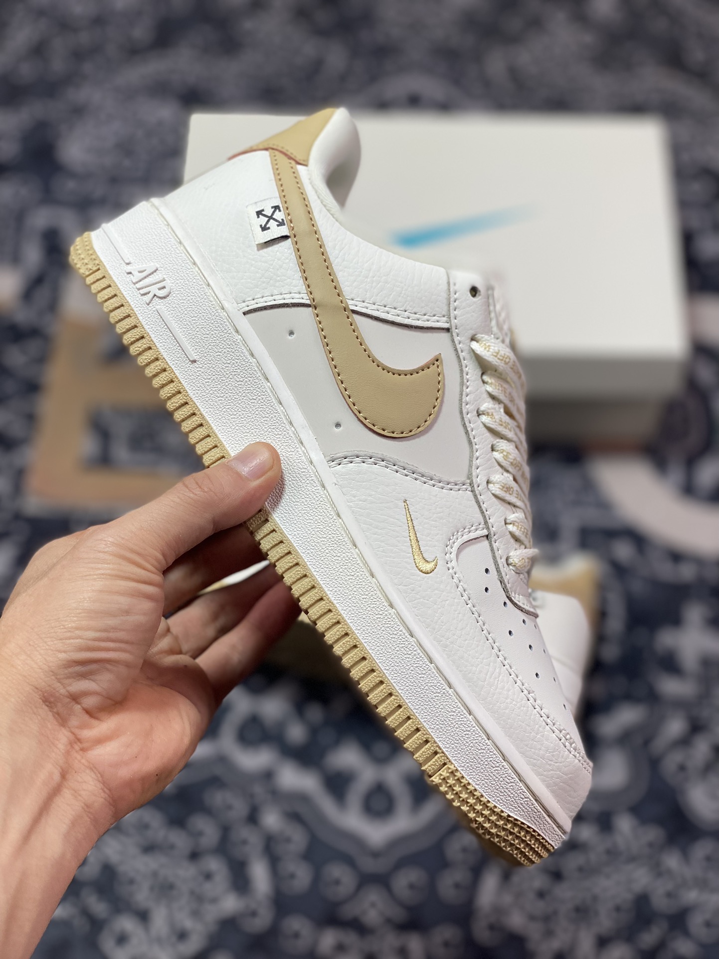 240 Off-White x Nike Air Force 1'07"BeigeBrown Mini Swoosh"空军一号板鞋“联名OW米白棕小钩”PF9055-772