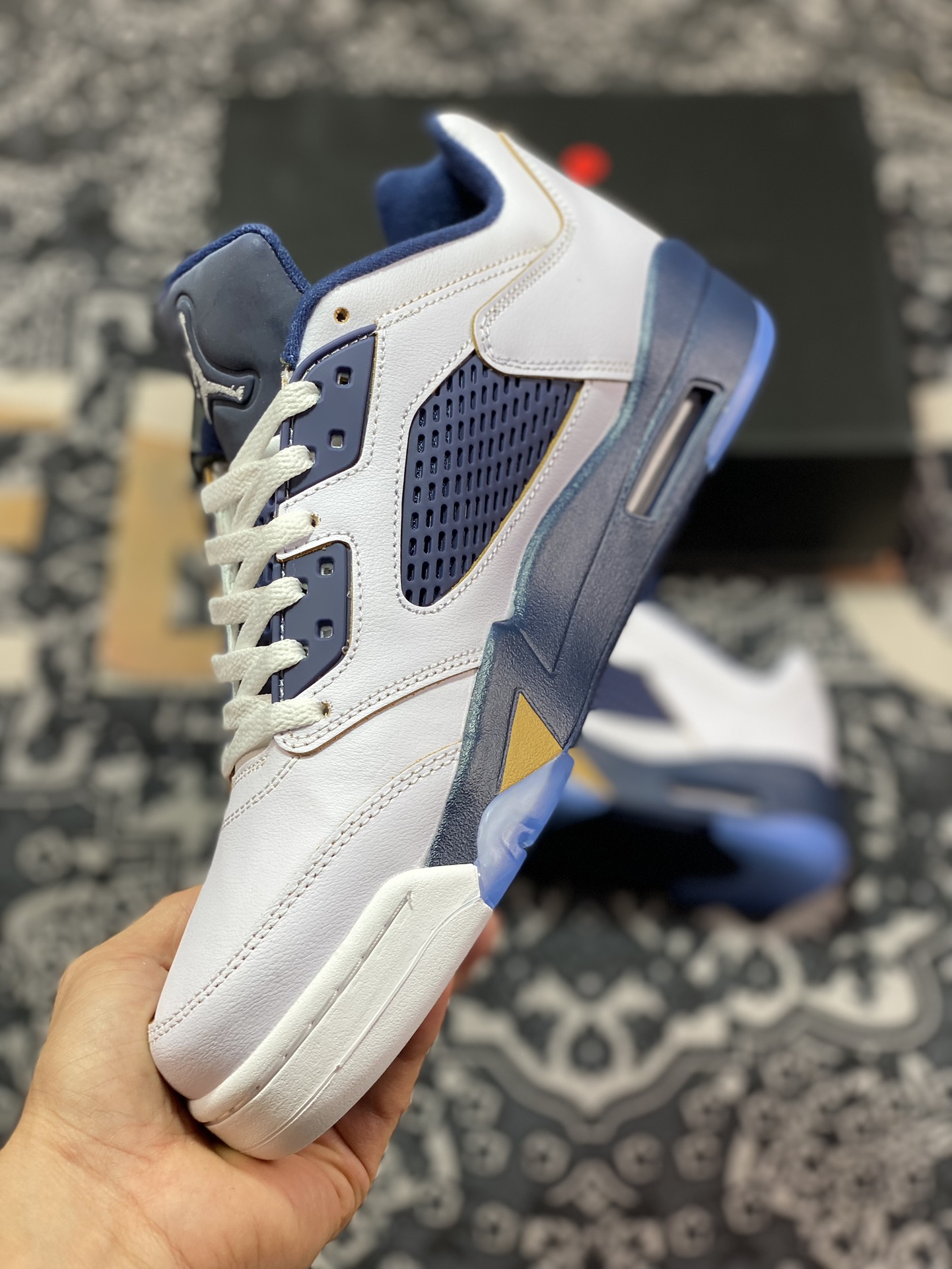 300 Air Jordan 5 Low 819171-135