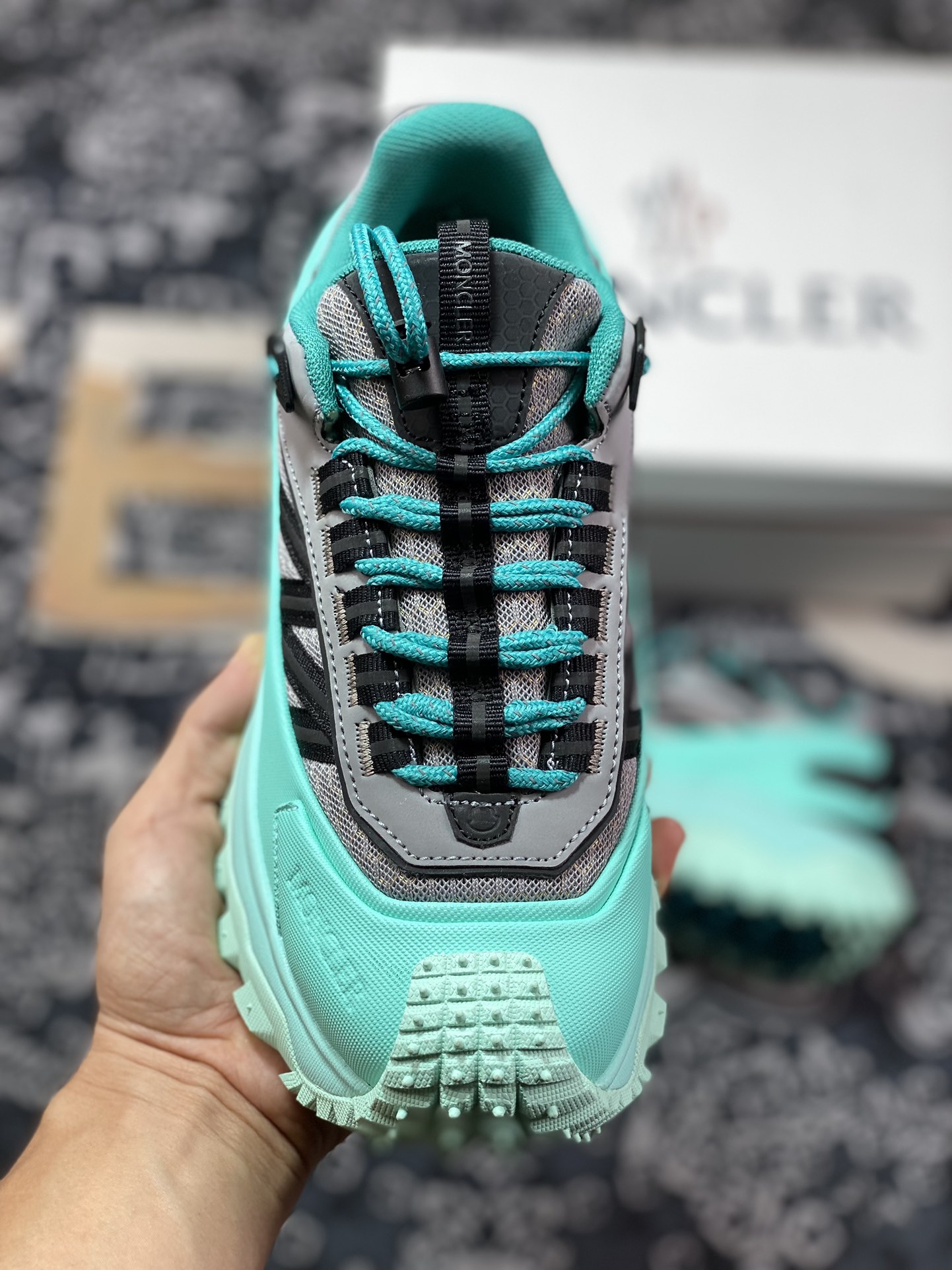 D2470   Moncler Trailgrip Gore-Tex 越野旅行系列低帮运动鞋“蒂夫尼绿黑”H209A4M00100M2058P49