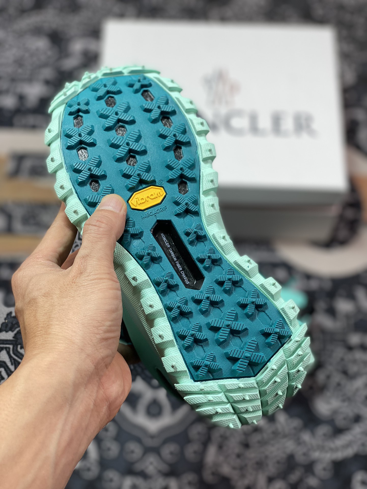 D2470   Moncler Trailgrip Gore-Tex 越野旅行系列低帮运动鞋“蒂夫尼绿黑”H209A4M00100M2058P49