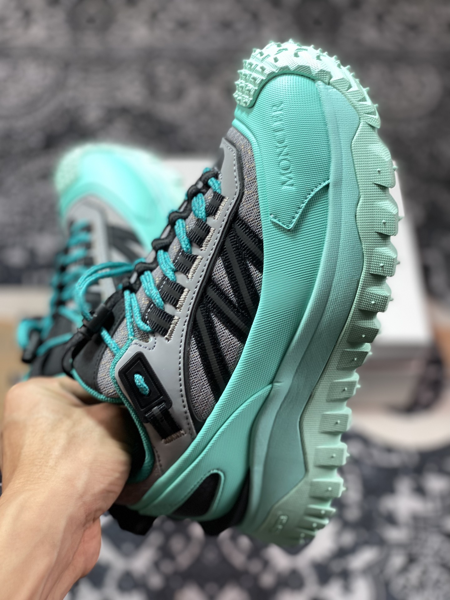 D2470   Moncler Trailgrip Gore-Tex 越野旅行系列低帮运动鞋“蒂夫尼绿黑”H209A4M00100M2058P49