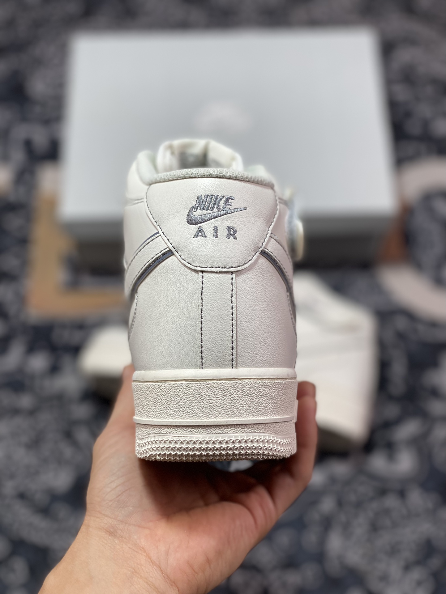 260 耐克Nike Air Force 1’07 Mid "BeigeDark Grey"空军一号经典板鞋“皮革米白深灰3M反光”BY6899-691