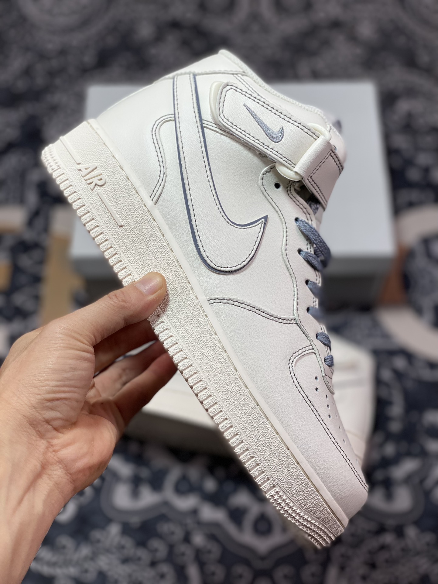 260 耐克Nike Air Force 1’07 Mid "BeigeDark Grey"空军一号经典板鞋“皮革米白深灰3M反光”BY6899-691