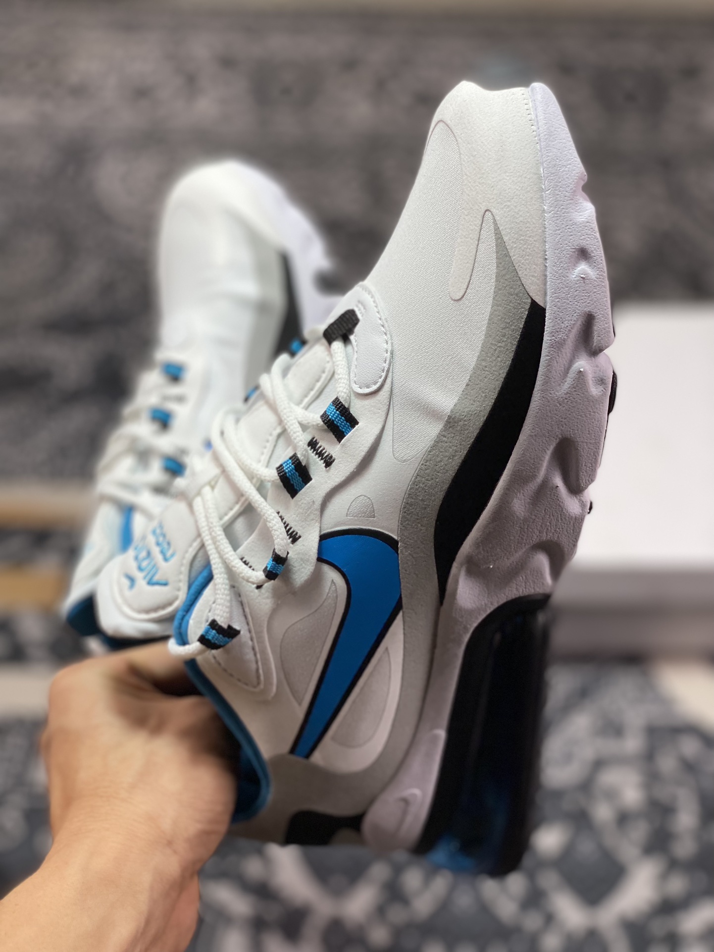 160 耐克Nike Air Max 270 React SE"WhiteBlackGreyBlue"270瑞亚赛车慢跑鞋“牛津白黑天蓝浅灰”CT1280-101