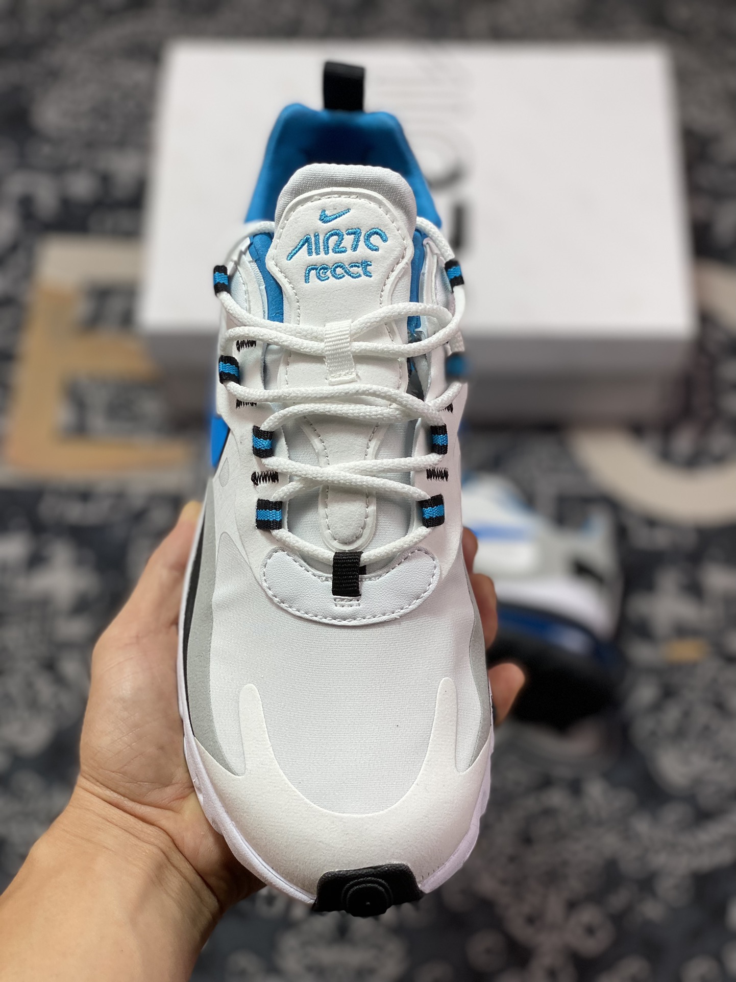 160 耐克Nike Air Max 270 React SE"WhiteBlackGreyBlue"270瑞亚赛车慢跑鞋“牛津白黑天蓝浅灰”CT1280-101