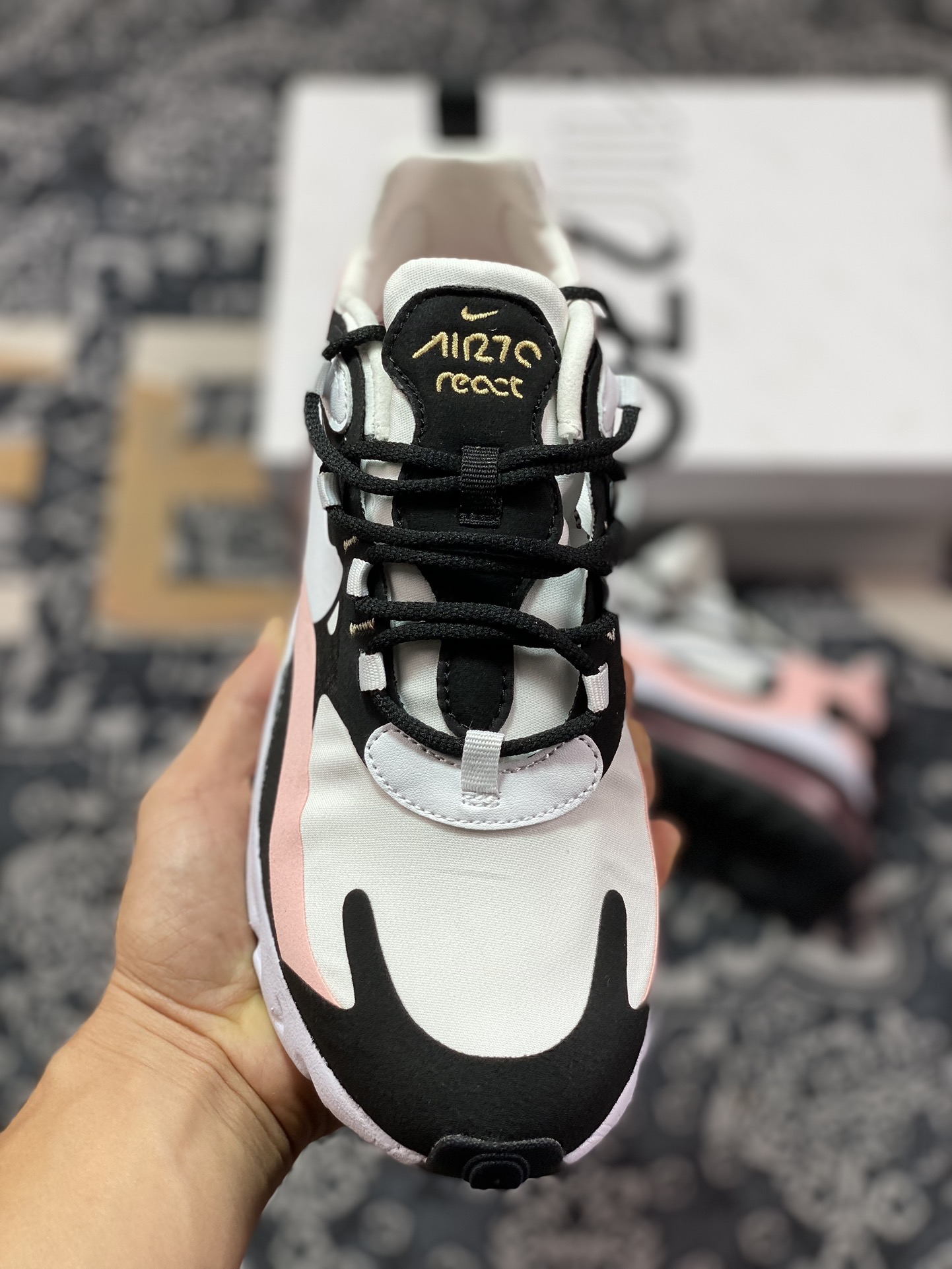 160 Nike Air Max 270 React SE"Bleached Coral"270瑞亚赛车慢跑鞋“牛津布白黑橘粉”AT6174-005