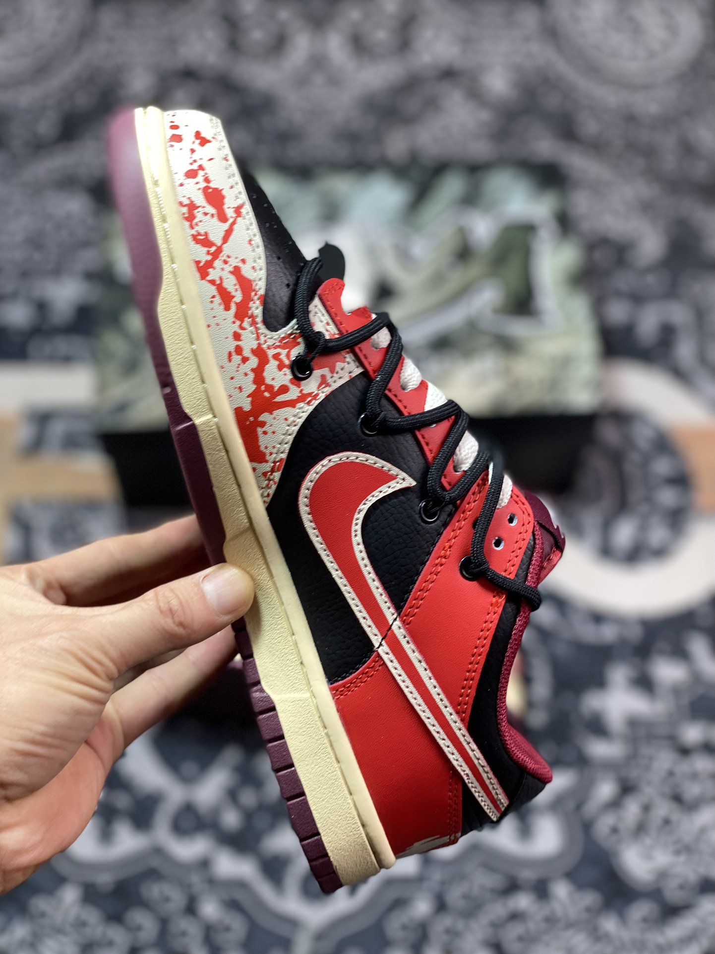 240 耐克Nike SB Dunk Low Lot"Violence Aesthetics"扣篮系列低帮板鞋“黑红暴力美学涂鸦绑绳”DJ6188-600