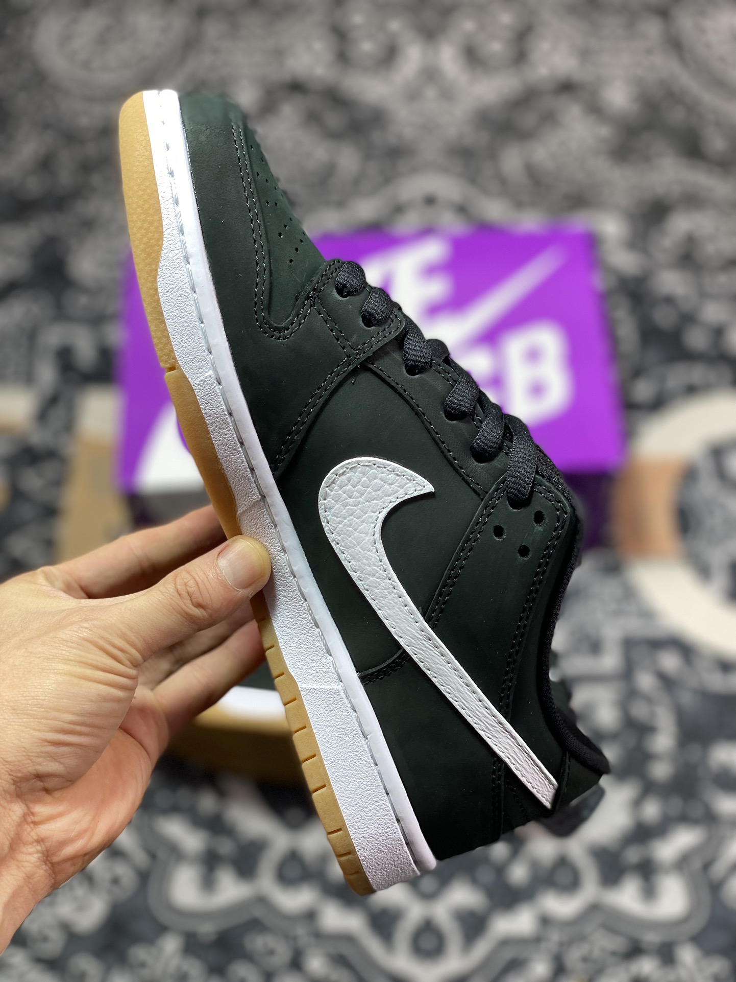 280 NIKE SB Dunk Low 黑白生胶 CD2563-001