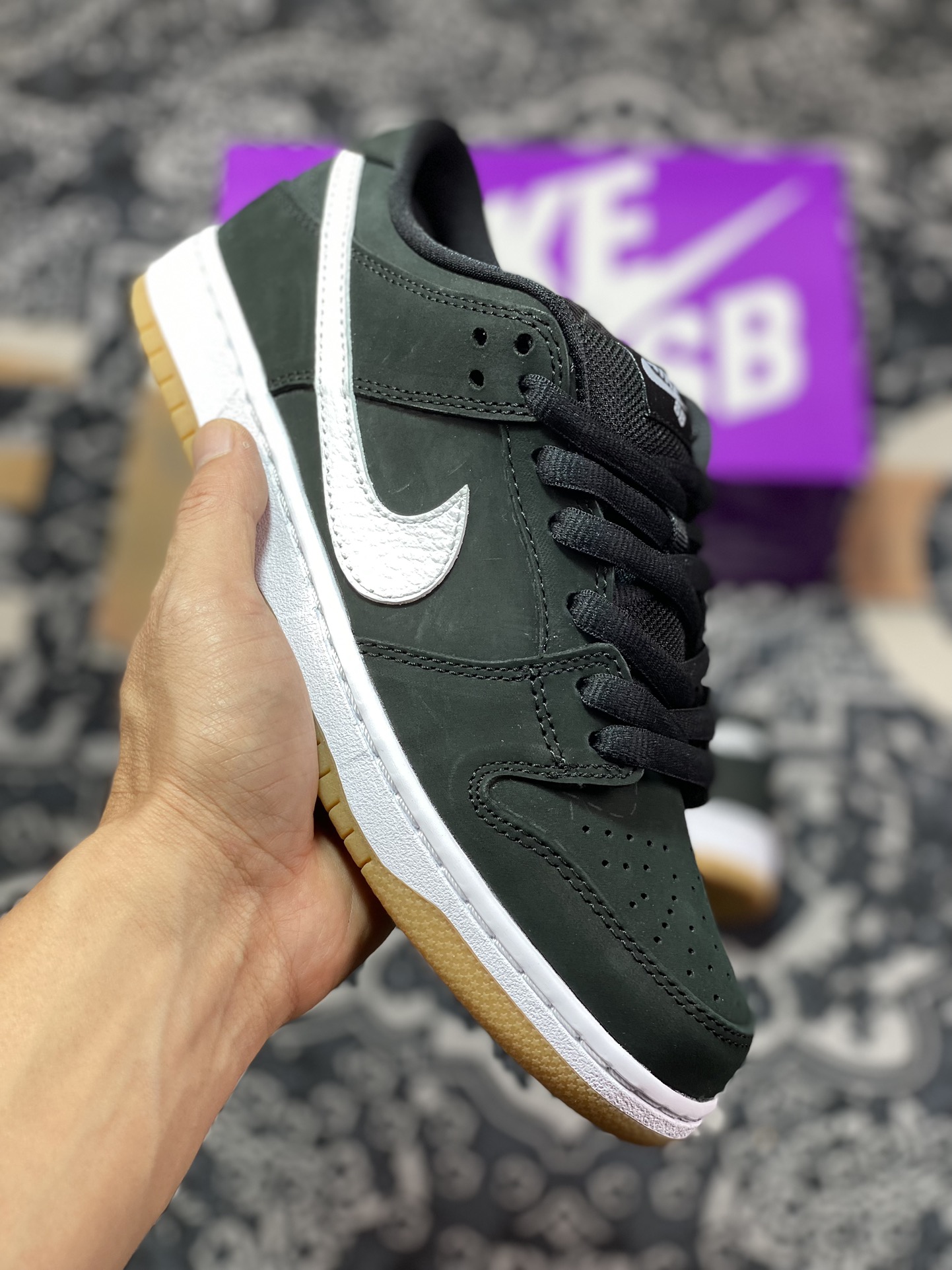 280 NIKE SB Dunk Low 黑白生胶 CD2563-001