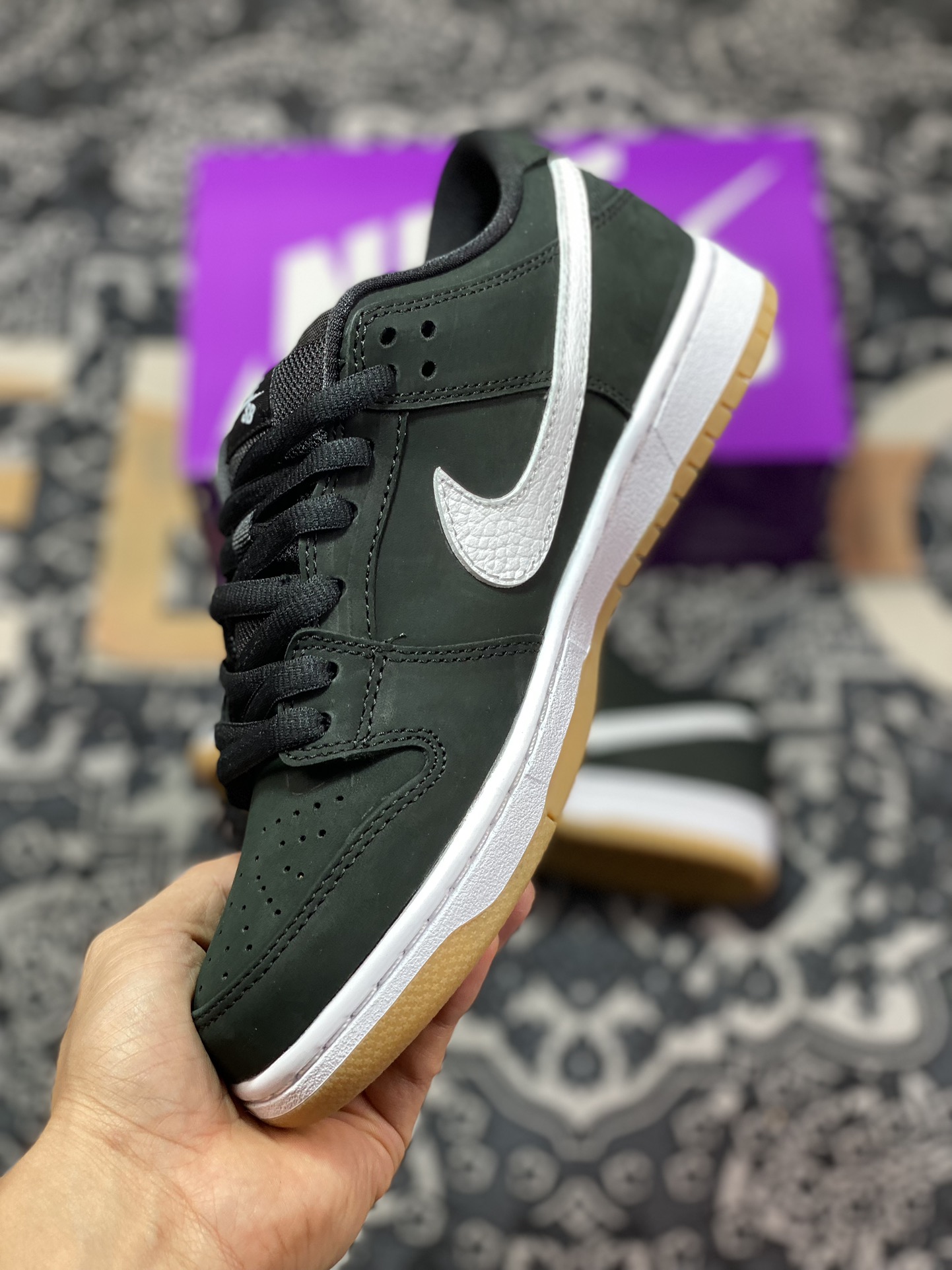 280 NIKE SB Dunk Low 黑白生胶 CD2563-001