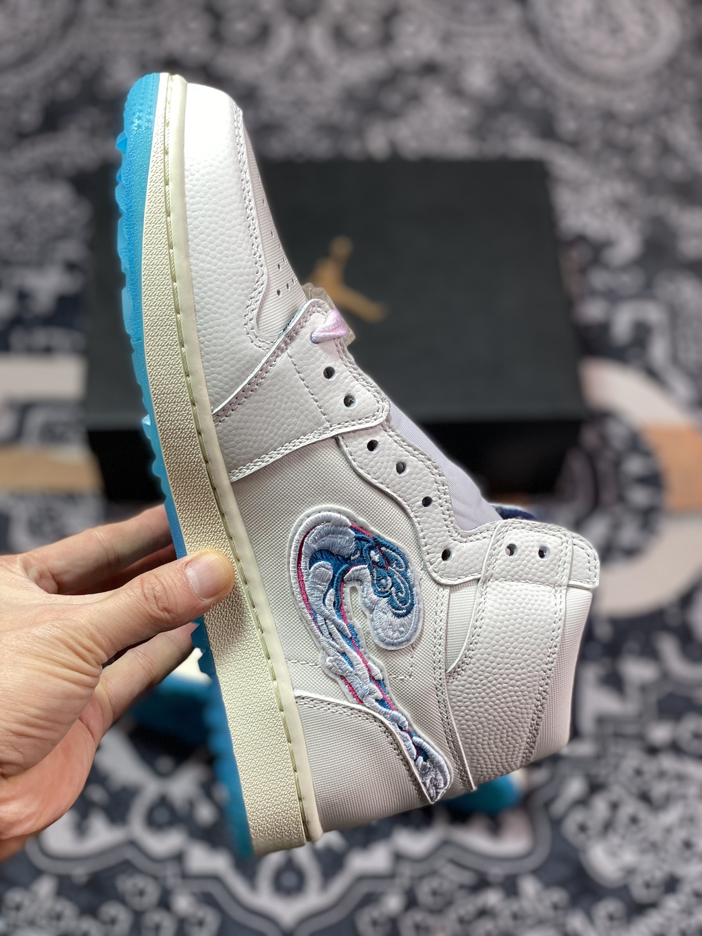 320 Michelle Wie Westt x Nike Air Jordan 1 High Golf"Pebble Beach"AJ1乔丹运动鞋“米白蓝粉高尔夫”FV3565-100