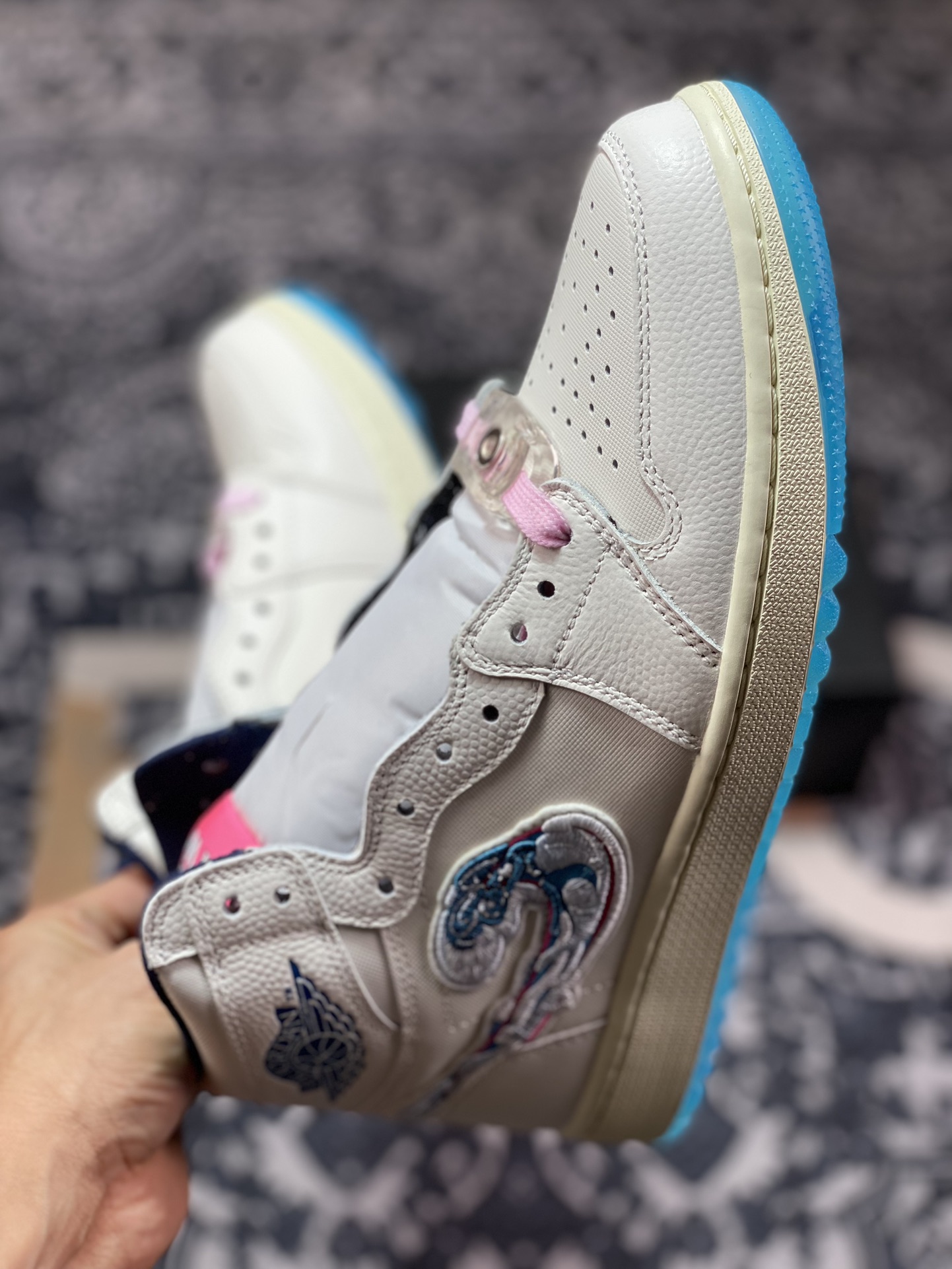 320 Michelle Wie Westt x Nike Air Jordan 1 High Golf"Pebble Beach"AJ1乔丹运动鞋“米白蓝粉高尔夫”FV3565-100