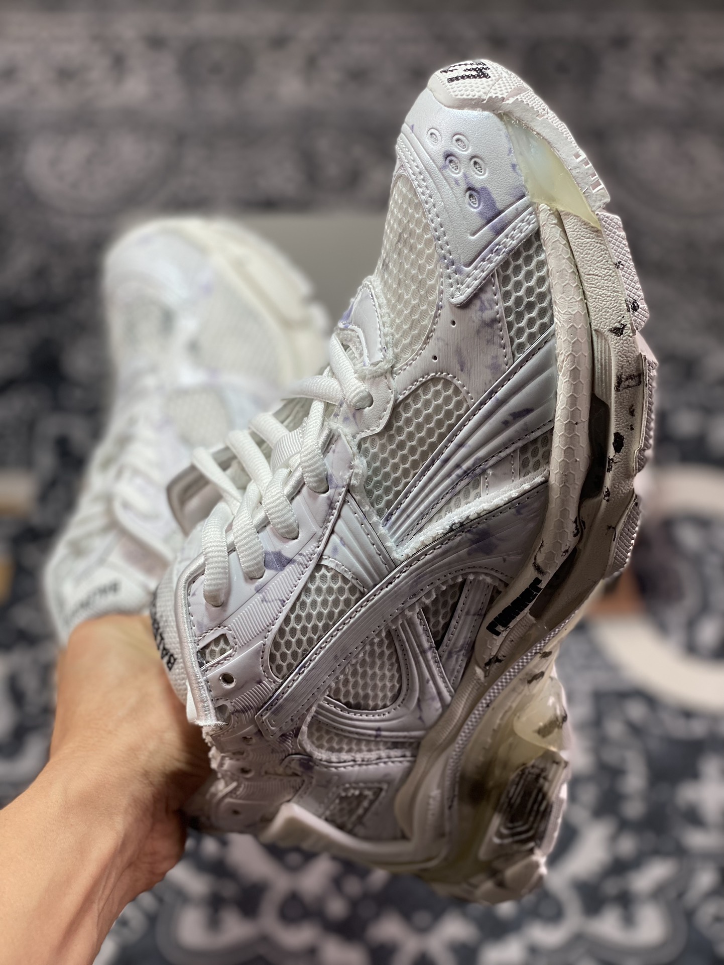 520 巴黎世家BALENCIAGA Runner Sneaker"WhiteGreyMarble"2.0慢跑系列低帮慢跑鞋 772774 W3RNY 2301