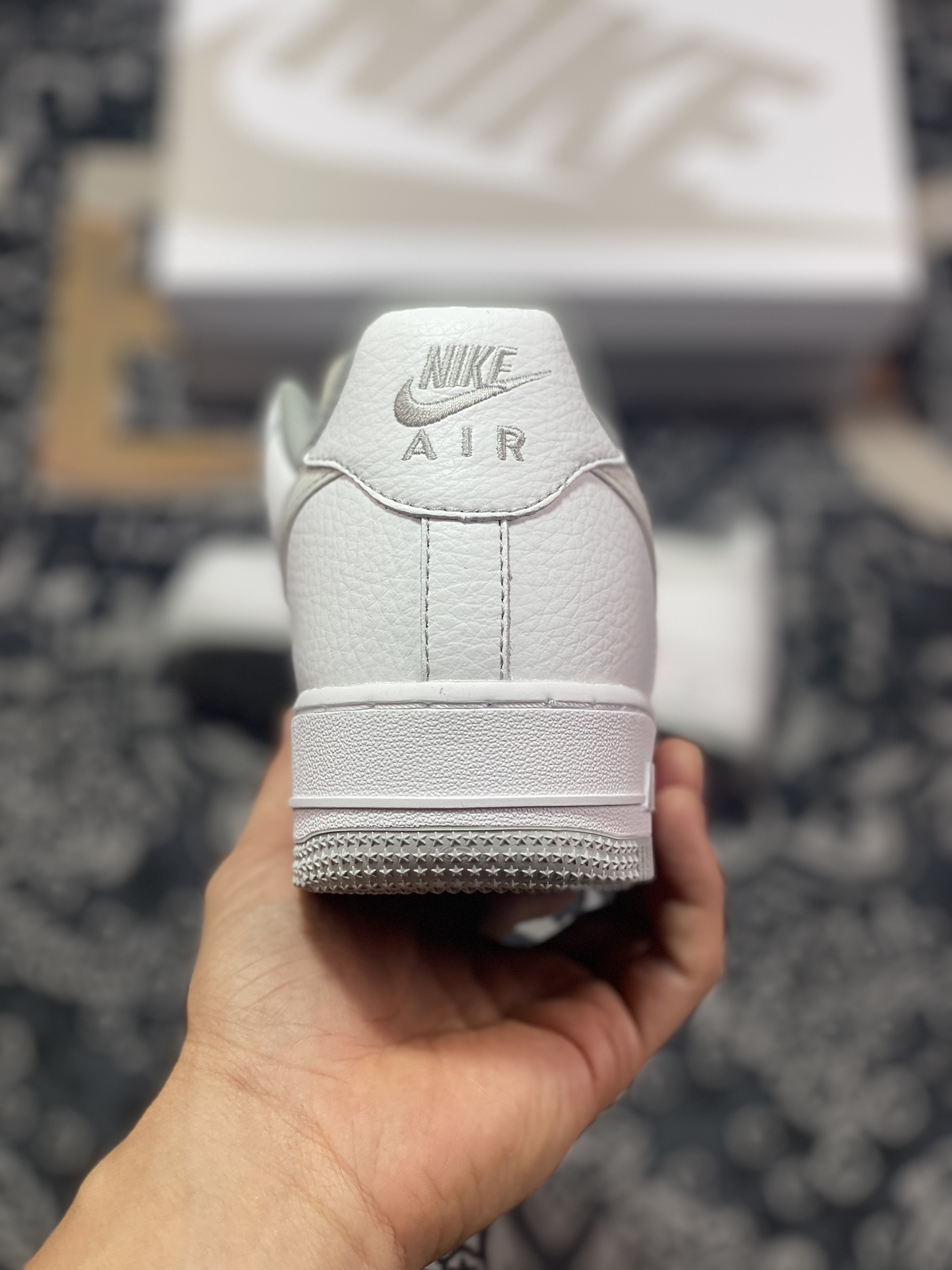 240 Air Force 1 Low"MORE THAN"空军一号低帮经典板鞋“皮革白浅灰签名涂鸦”U05369-603