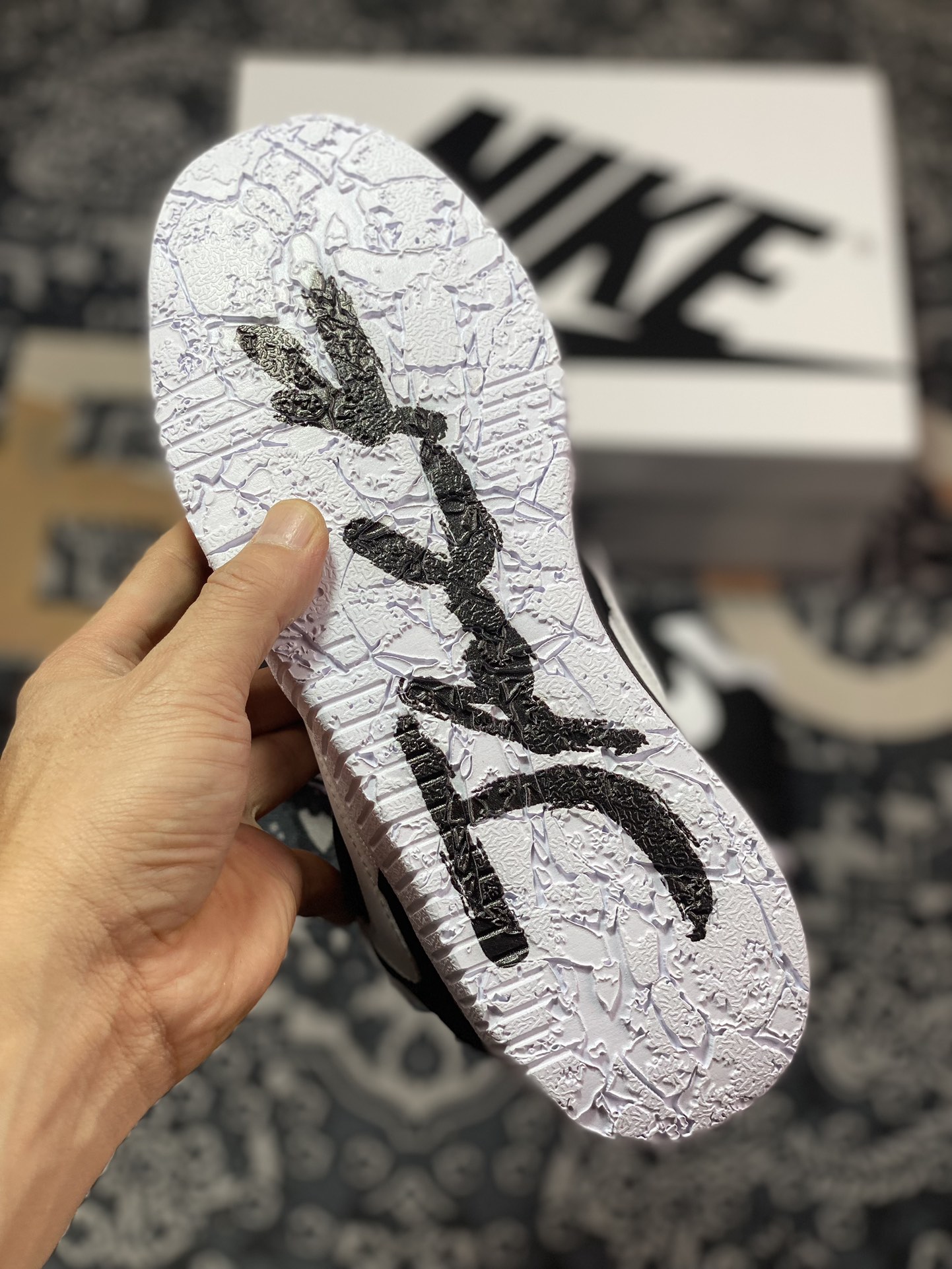 220 Travis Scott X Nike Jordan Cut The Check"BlackWhite"篮球鞋“TS联名黑白倒钩”FZ8117-045