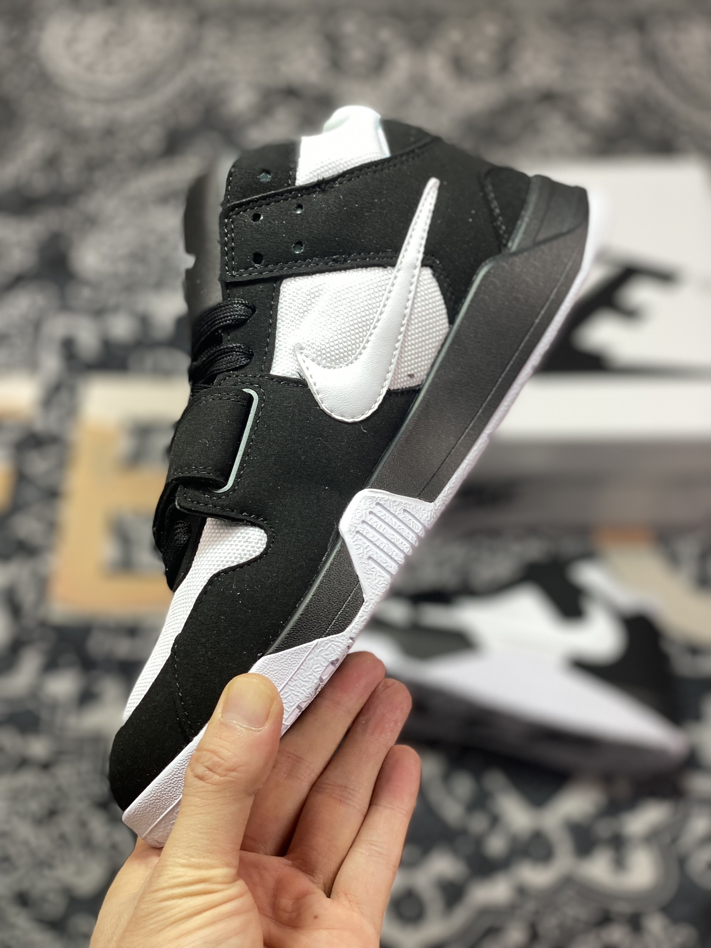 220 Travis Scott X Nike Jordan Cut The Check"BlackWhite"篮球鞋“TS联名黑白倒钩”FZ8117-045