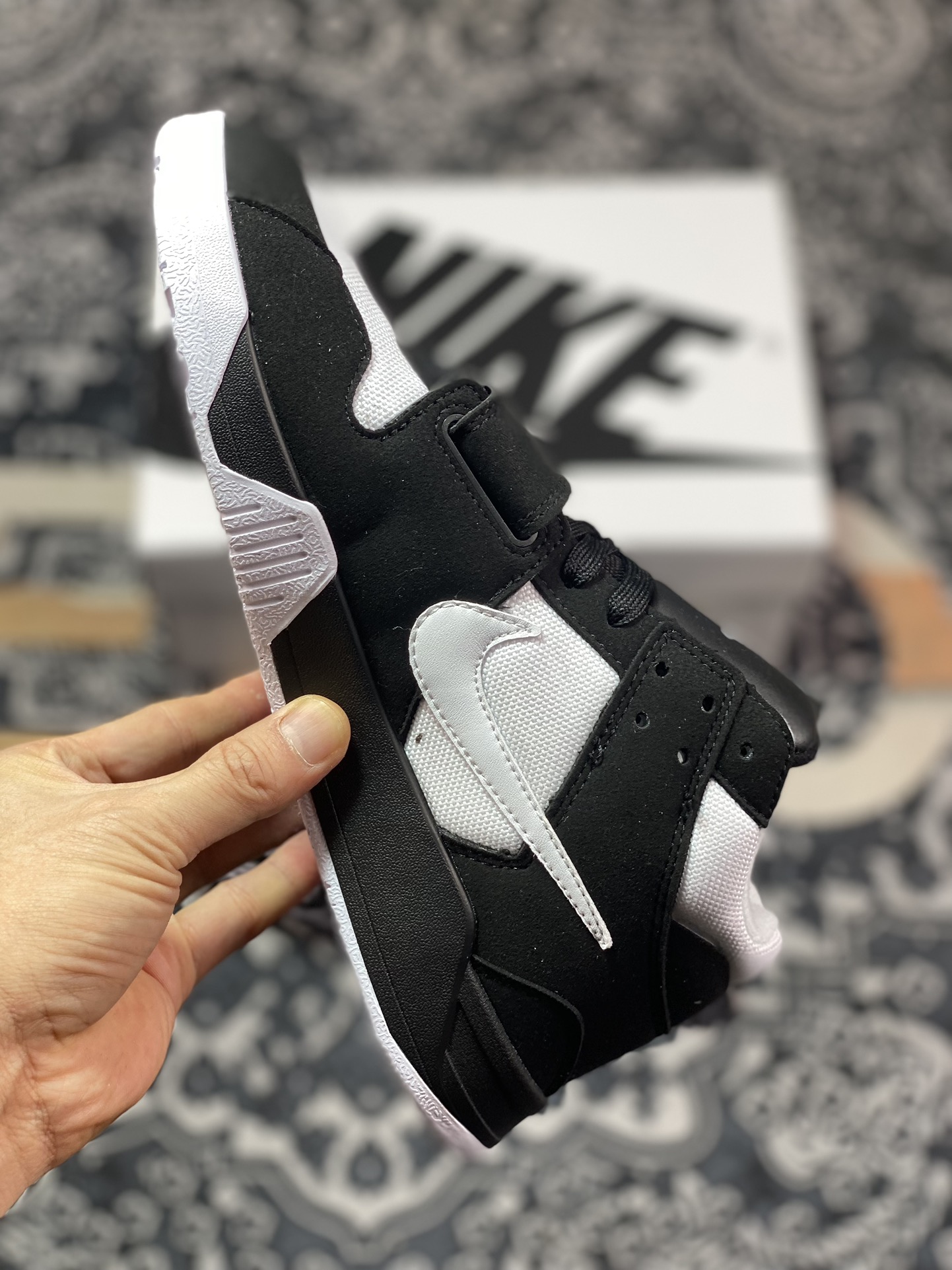 220 Travis Scott X Nike Jordan Cut The Check"BlackWhite"篮球鞋“TS联名黑白倒钩”FZ8117-045