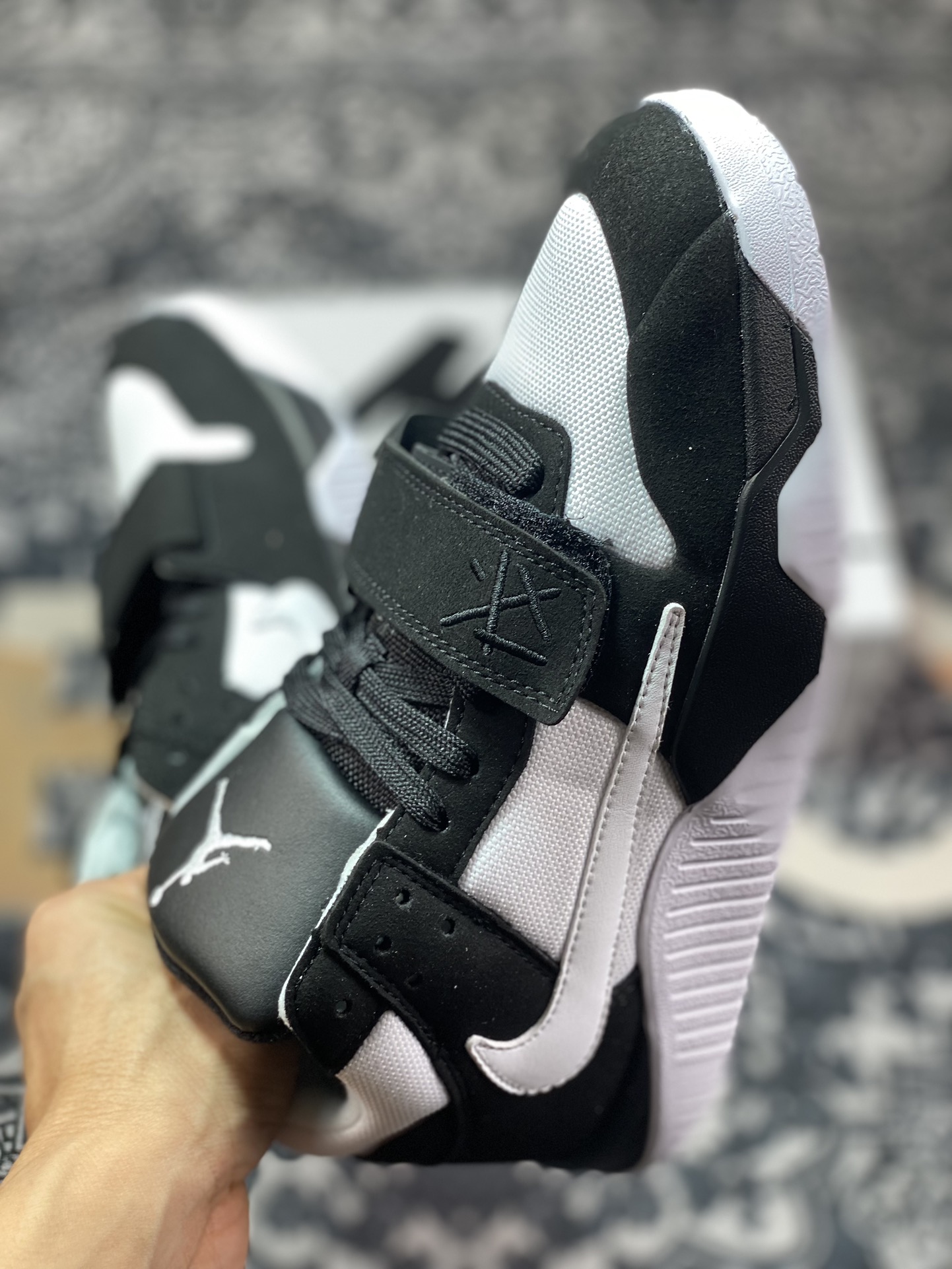 220 Travis Scott X Nike Jordan Cut The Check"BlackWhite"篮球鞋“TS联名黑白倒钩”FZ8117-045